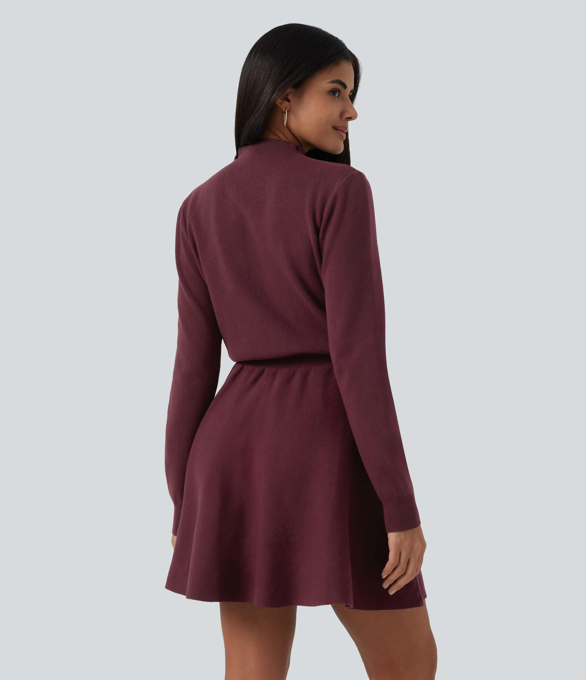 Tawny Port Vestido suéter mini casual de corte en A con cuello subido simulado, mangas largas y bolsillos / 2