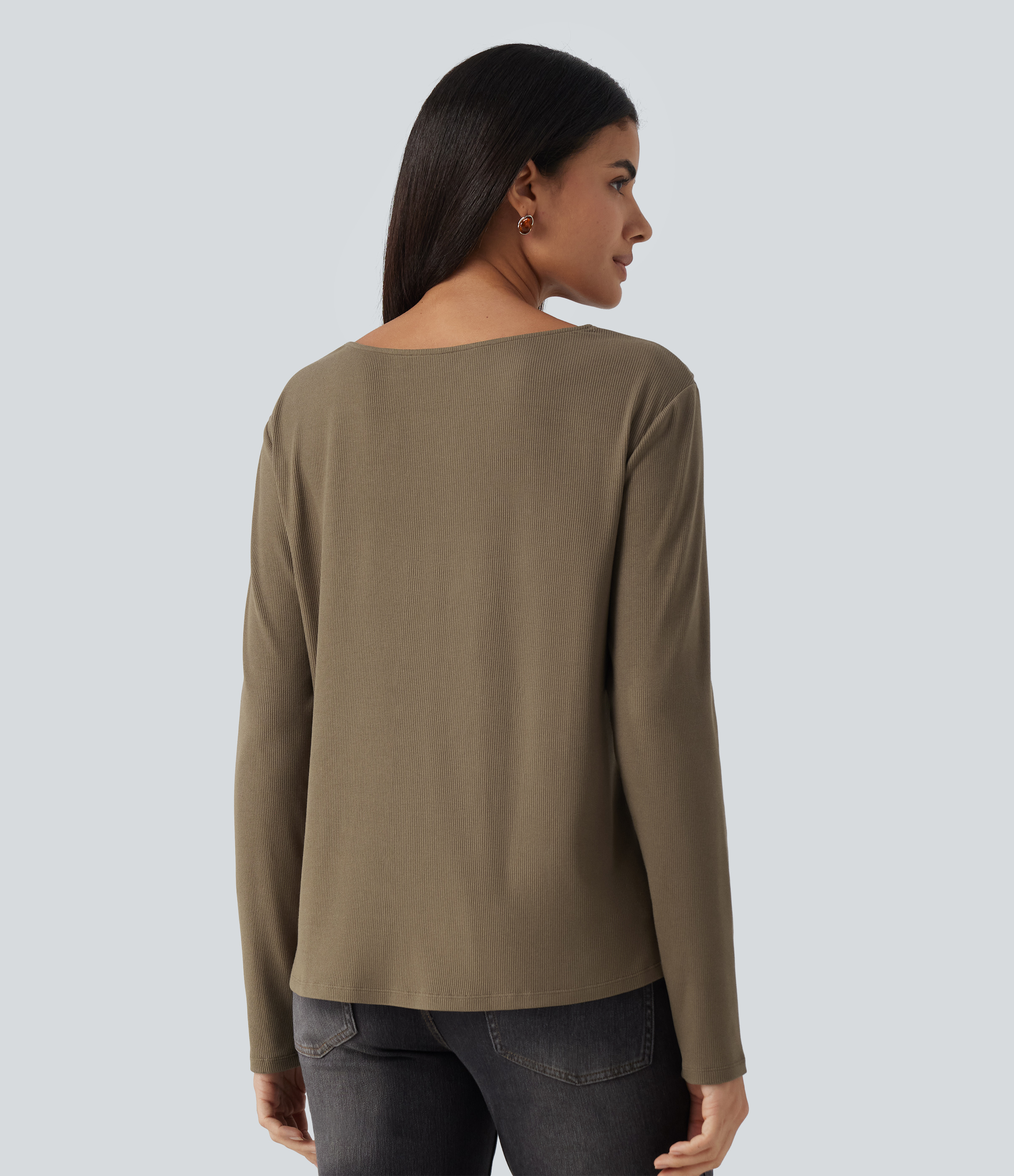 Shitake Lässiges Top mit Wasserfallausschnitt, langen Ärmeln, Crossover-Design und abgerundetem Saum / 2