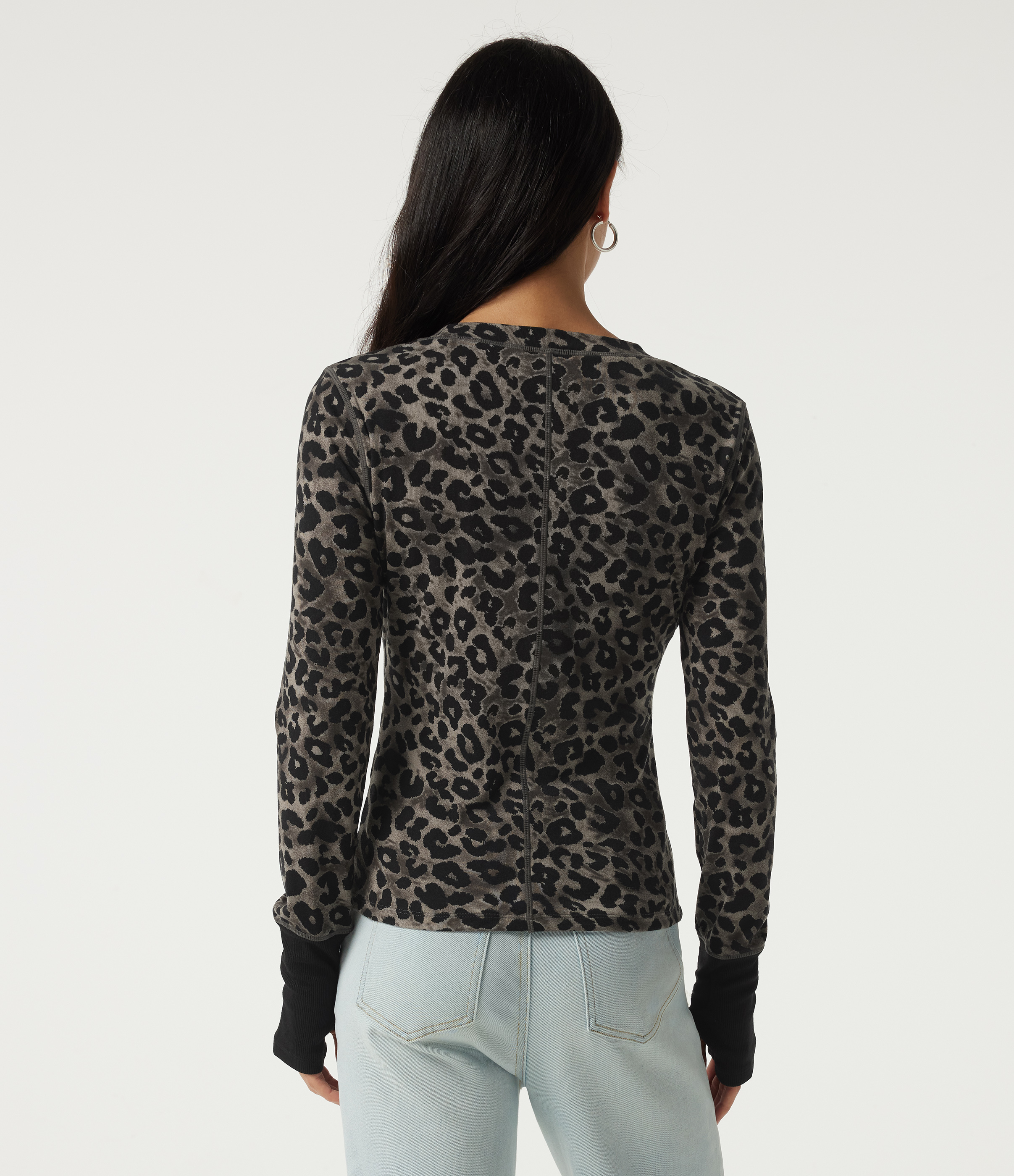 Smoke Jungle Round Neck Leopard Print Long Sleeve Casual T-Shirt with Thumbholes / 2