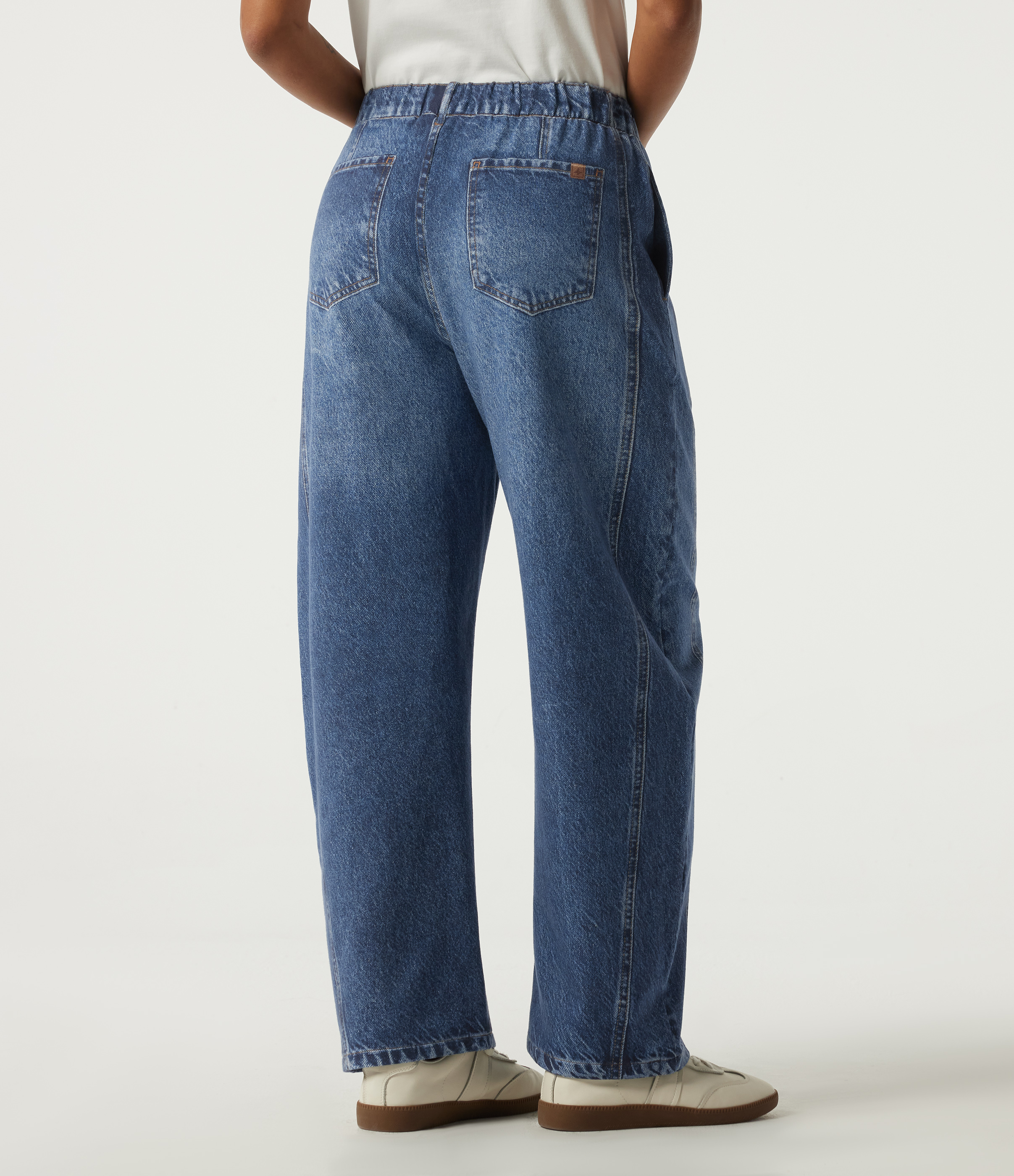 Pageant Indigo Denim Lässige Jeans aus Baumwolle mit mittelhohem Bund, Seitentaschen und geschwungenem Bein / 2