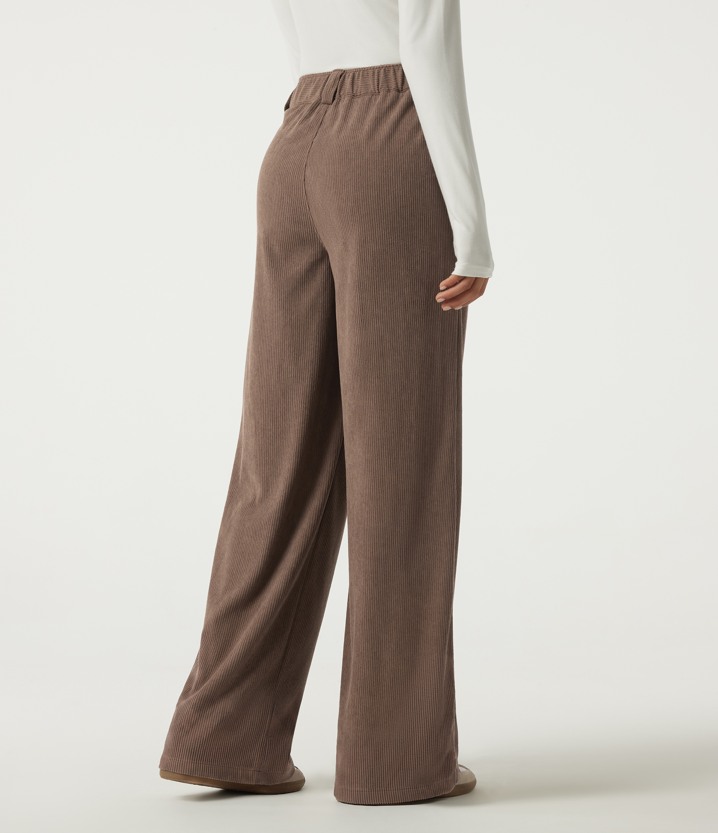 Acorn Lässige Cordhose mit mittelhohem Bund, Seitentaschen und geradem Bein / 2
