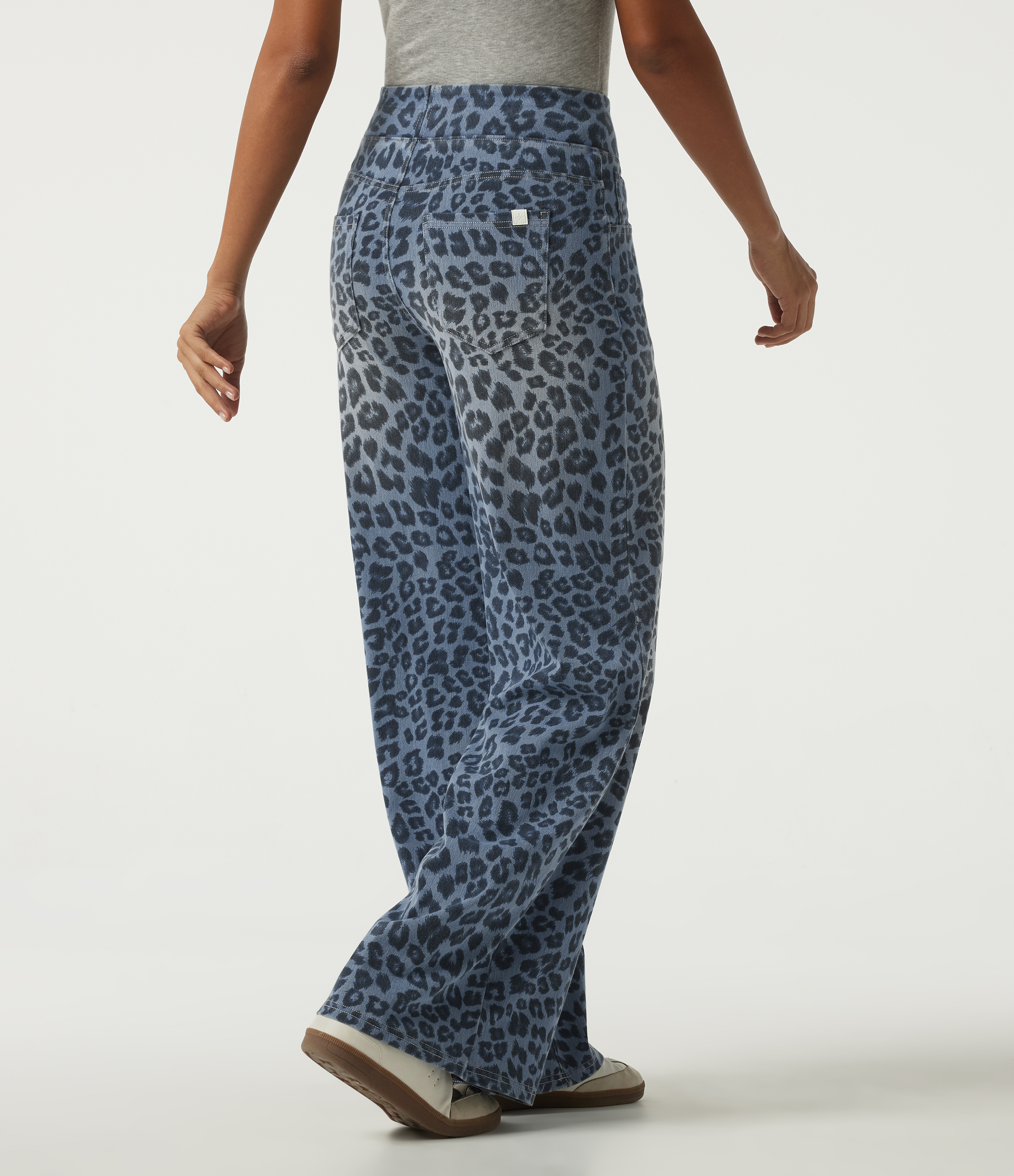 Glacier Veil Leopard Halara Flex™ High Waisted Leopard Patterned Denim Casual Wide Leg Jeans with Pockets / 2