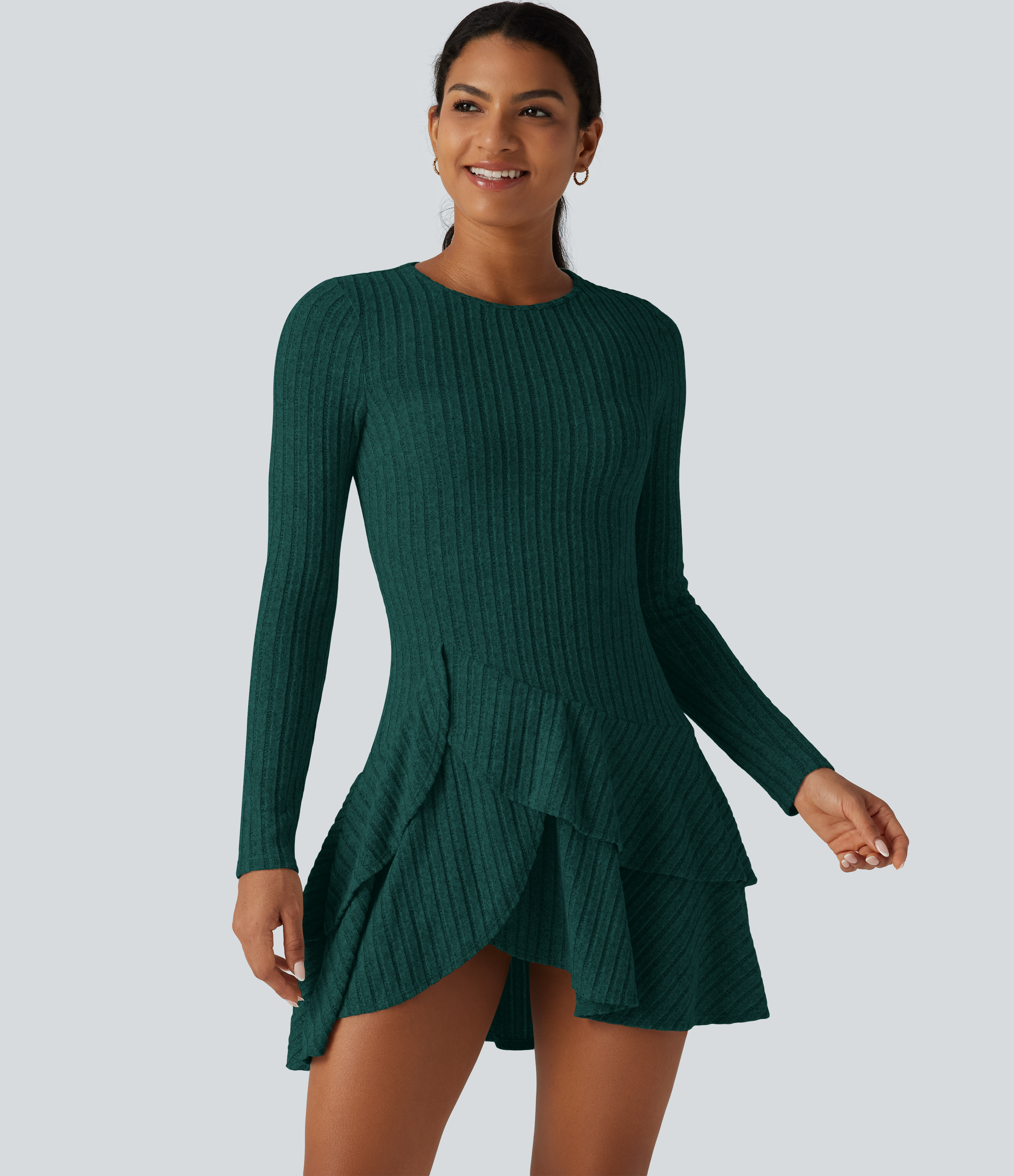 Robe mini décontractée en maille côtelée à col rond, manches longues et ourlet à volants superposés
