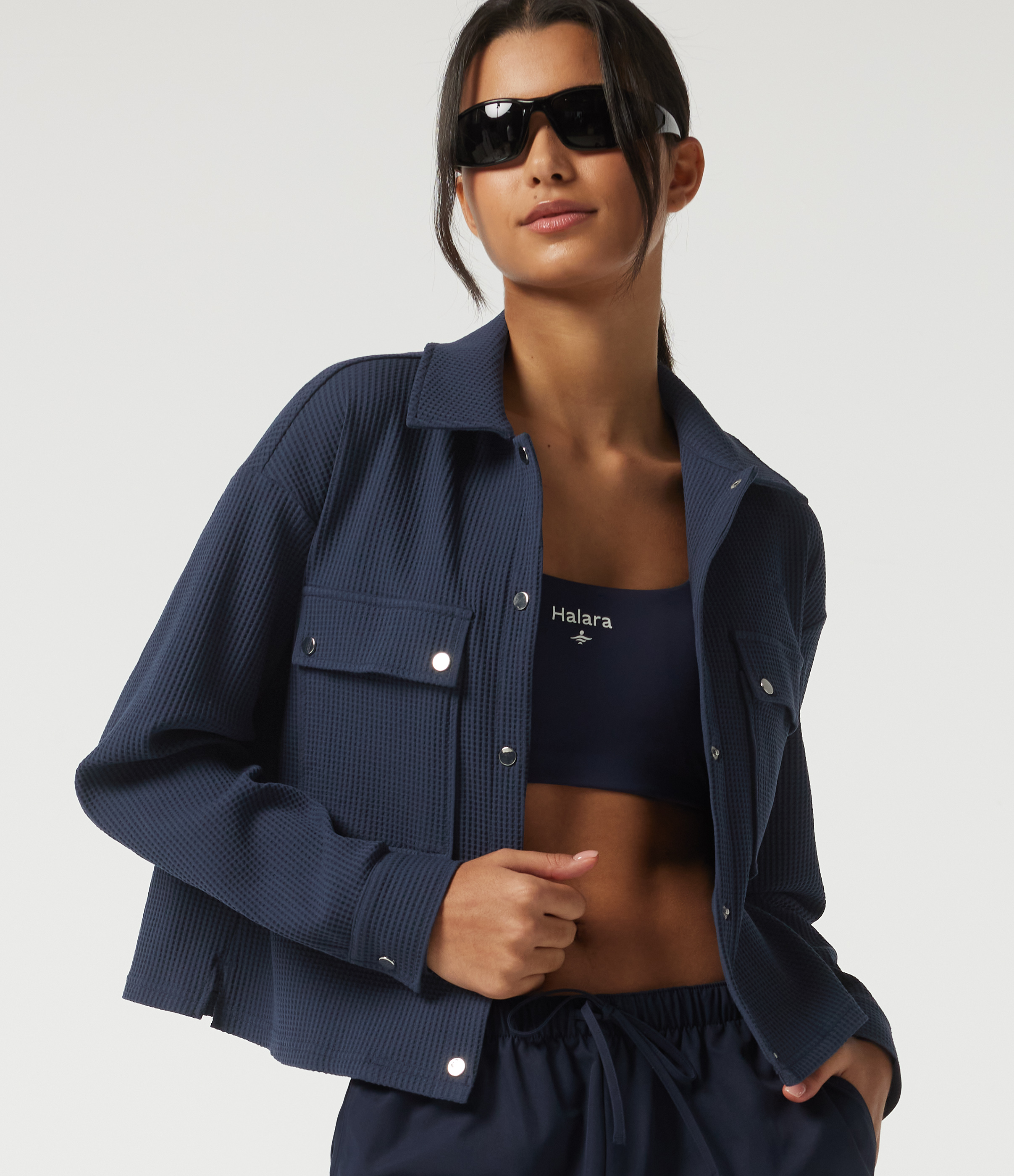 Lässige Jacke mit Reverskragen, Brusttaschen, langen Ärmeln, überschnittenen Schultern und Waffelstoff