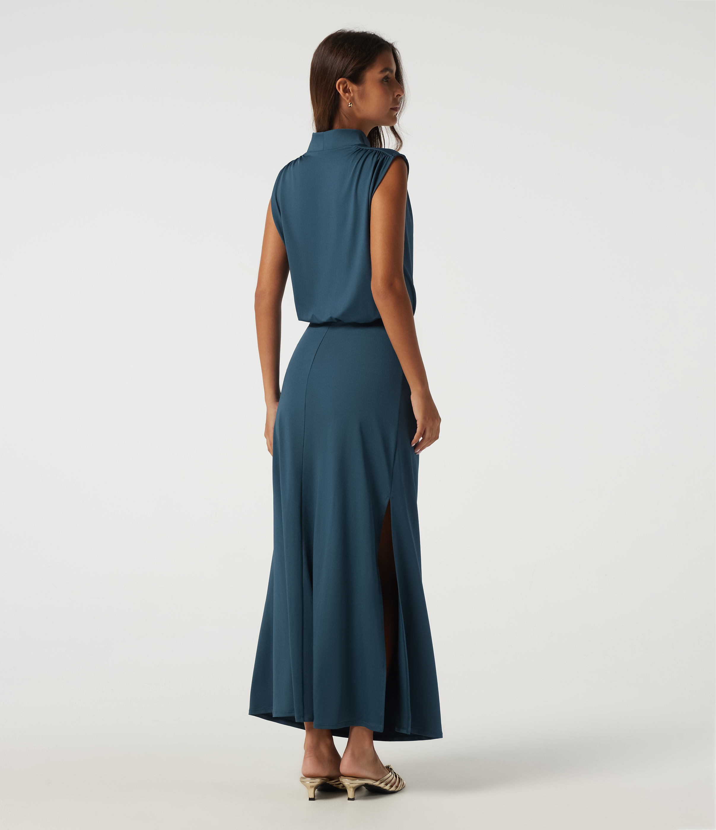 Balsam Ärmelloses, gerafftes Maxikleid mit Stehkragen / 2