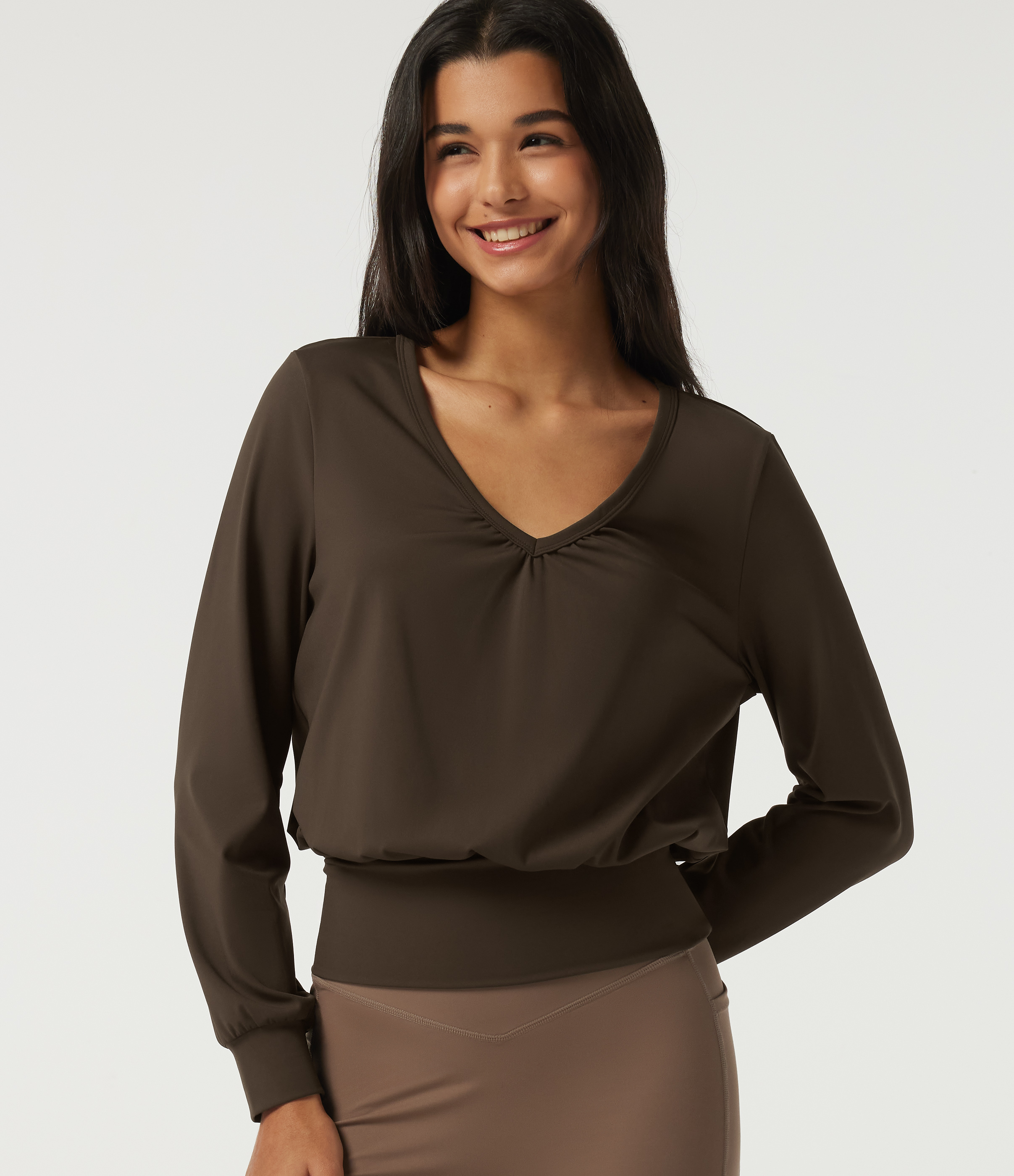 SoftlyZero™ Airy — top de yoga, col en V, manches longues, à fronces, InstantCool