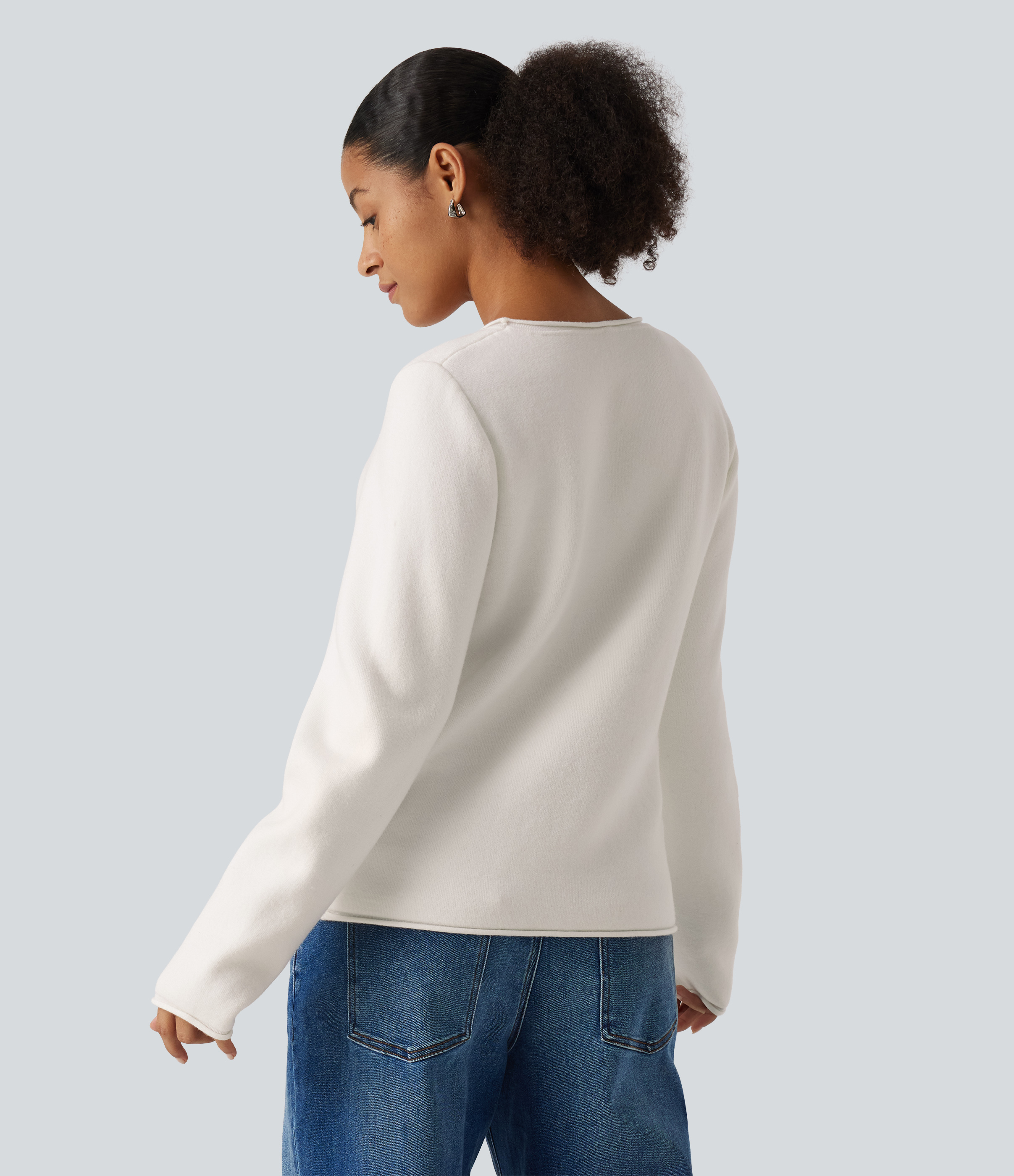 White Round Neck Dropped Shoulder Long Sleeve Sweater / 2