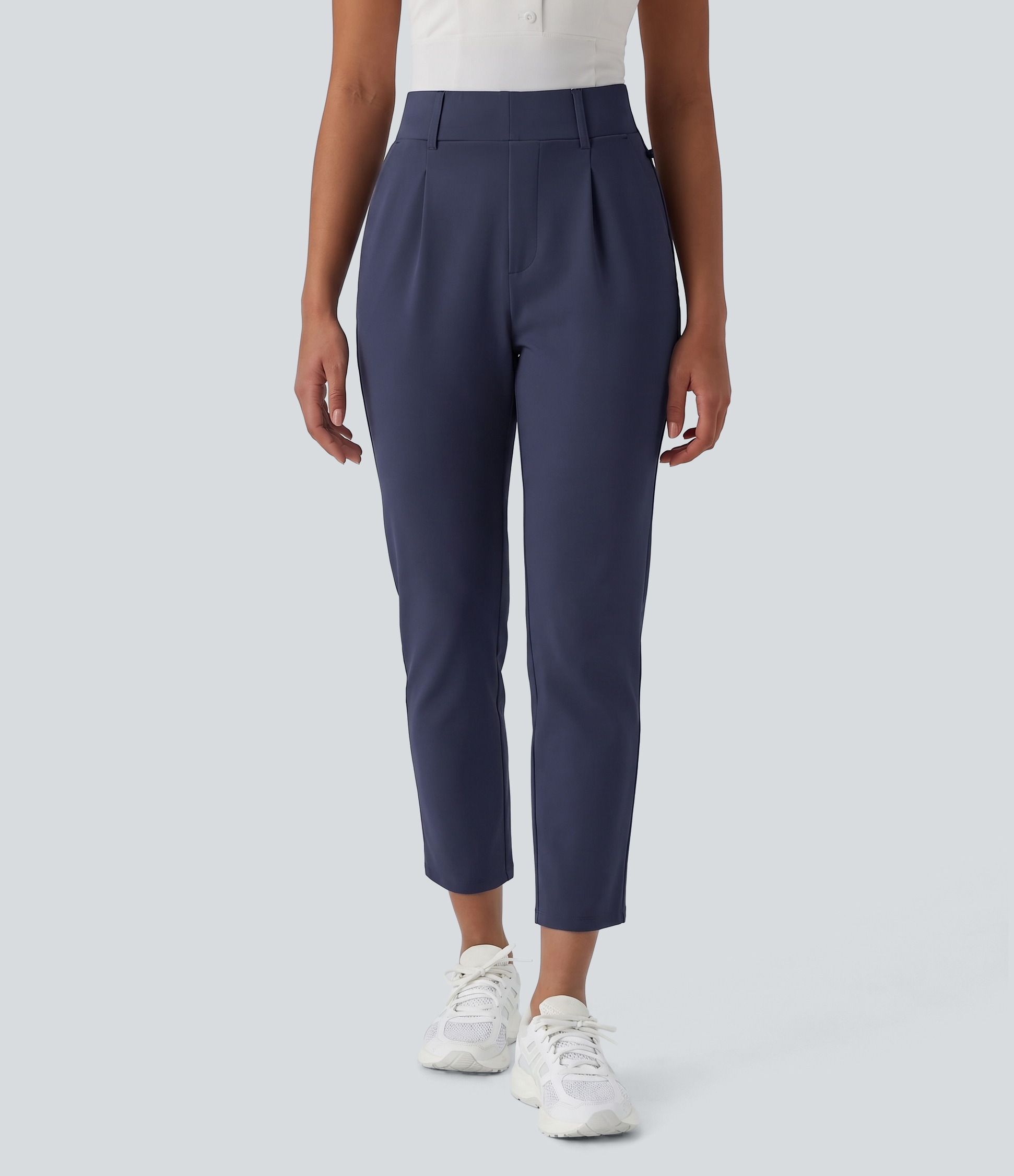 Schmal zulaufende Golfhose aus Krepp mit hohem Bund und Seitentaschen