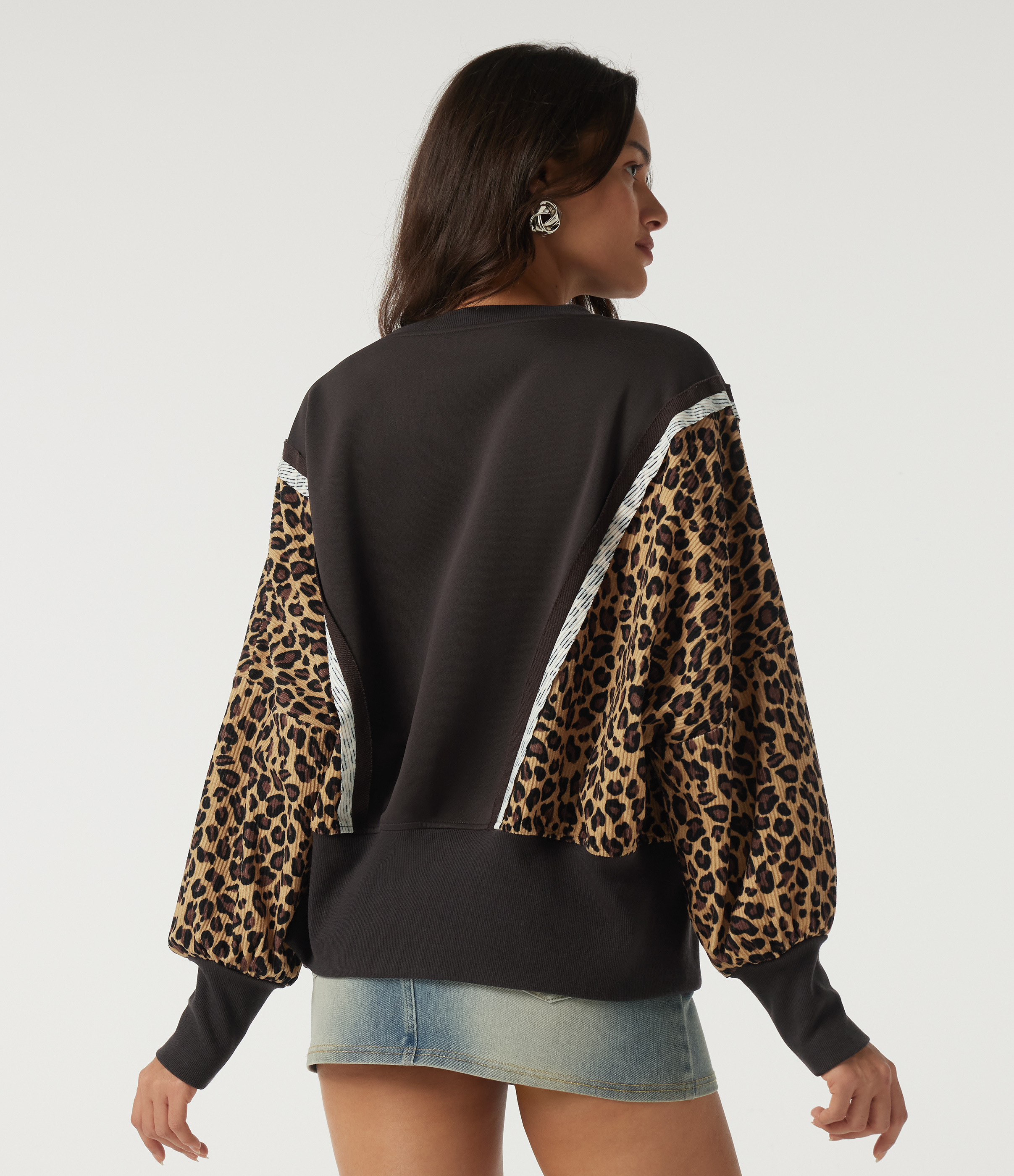 After Dark Round Neck Drop Shoulder Long Sleeve Split Hem Leopard Print Casual Top / 2