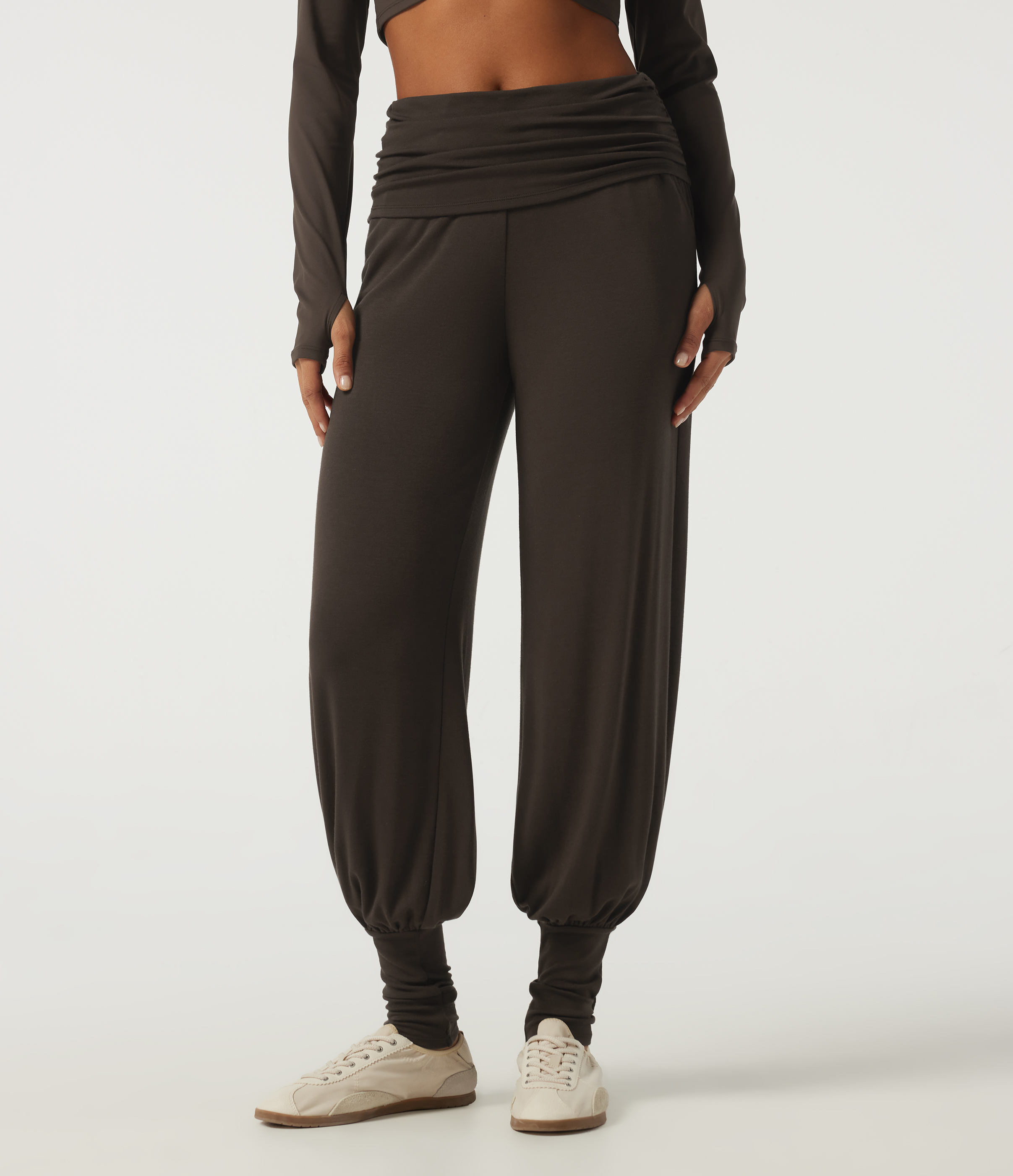 Mid Rise Ruched Stirrup Casual Joggers with Pockets