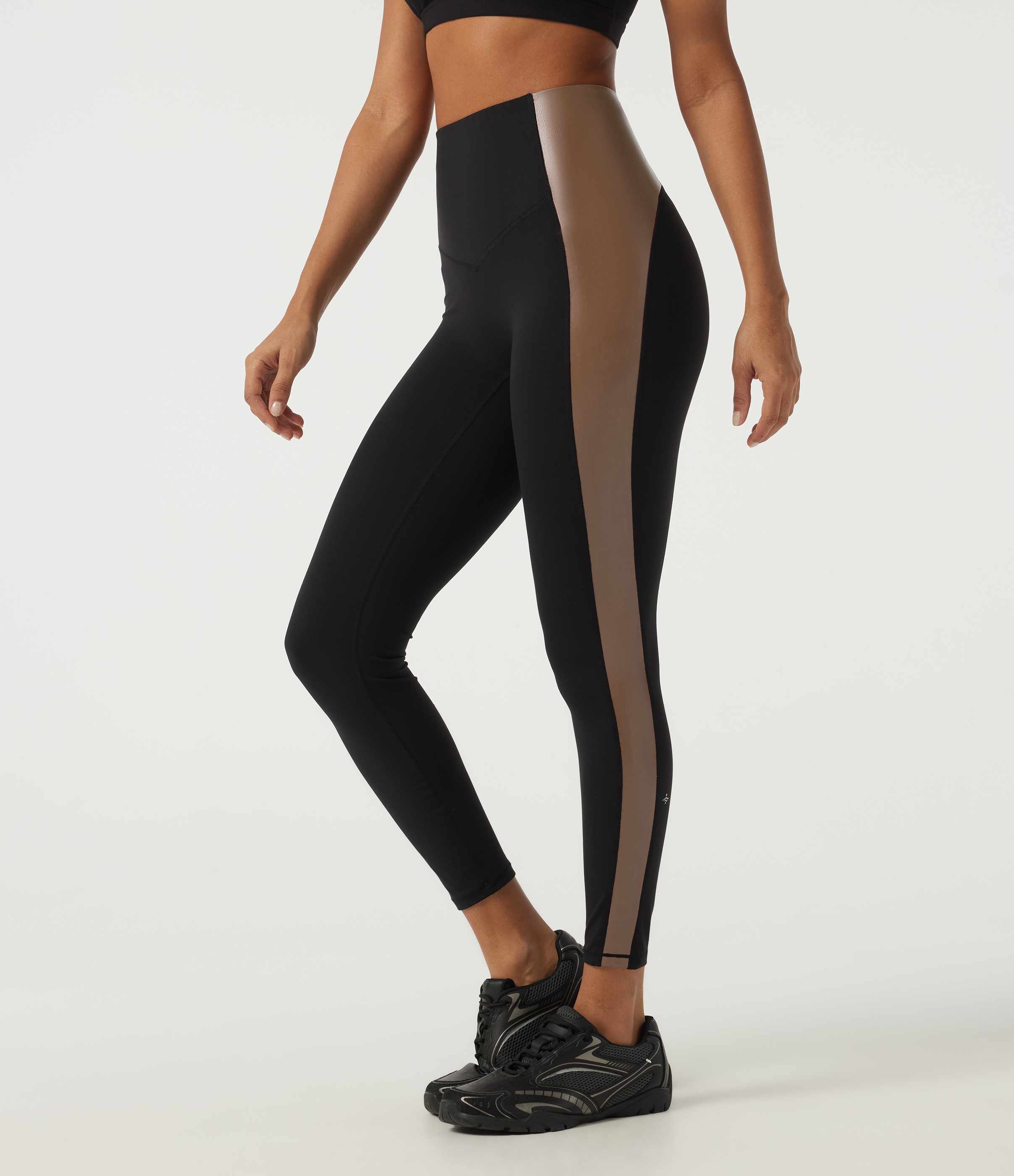 Soft Sand Brown Yoga-Leggings aus elastischem Kunstleder mit hohem Bund, Bundtasche, Bauchkontrolle und Farbblock / 2