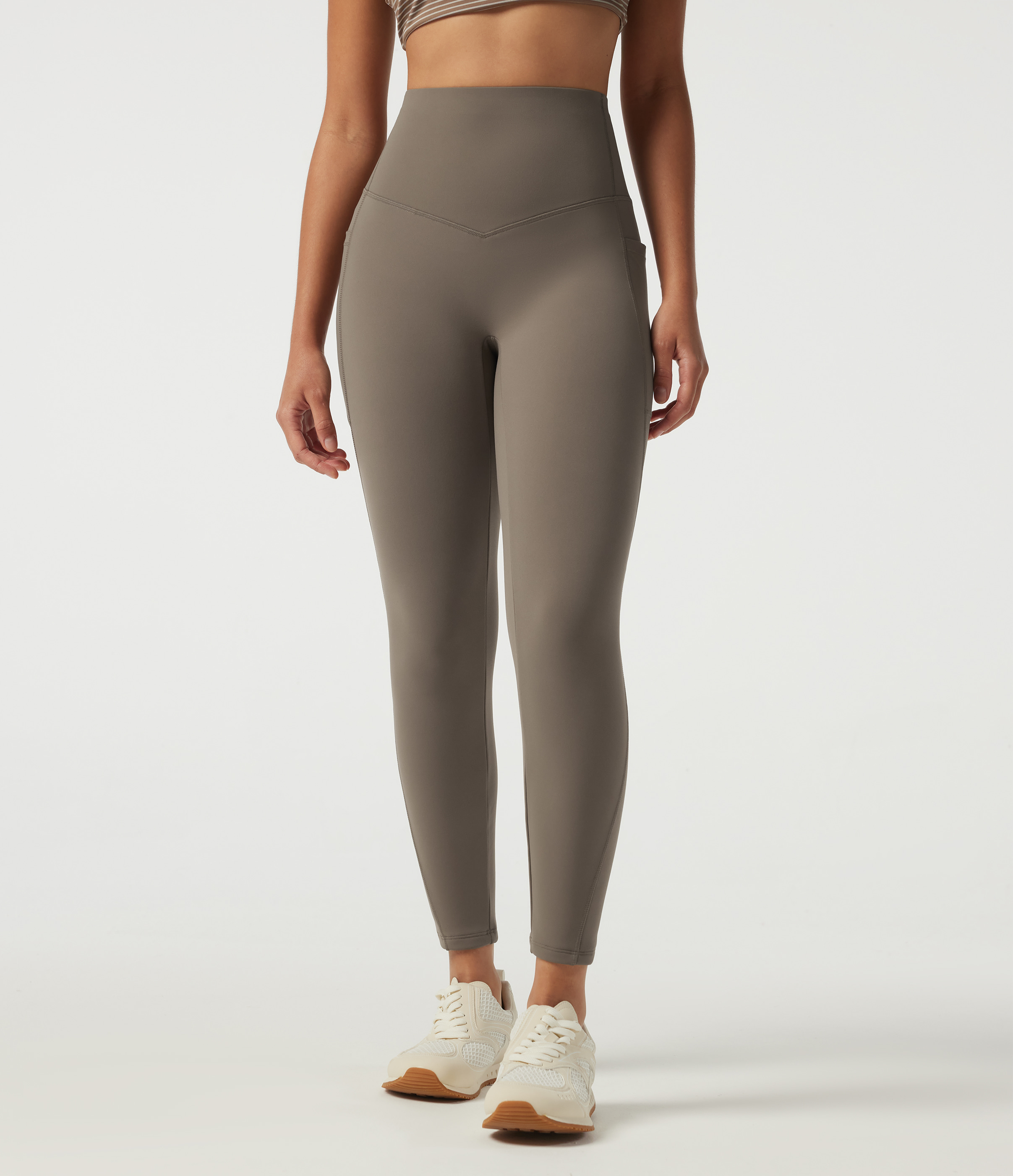 Dawn Brown Halara UltraSculpt™ leggings de entrenamiento tipo skinny, de talle alto con control abdominal y bolsillos / 2