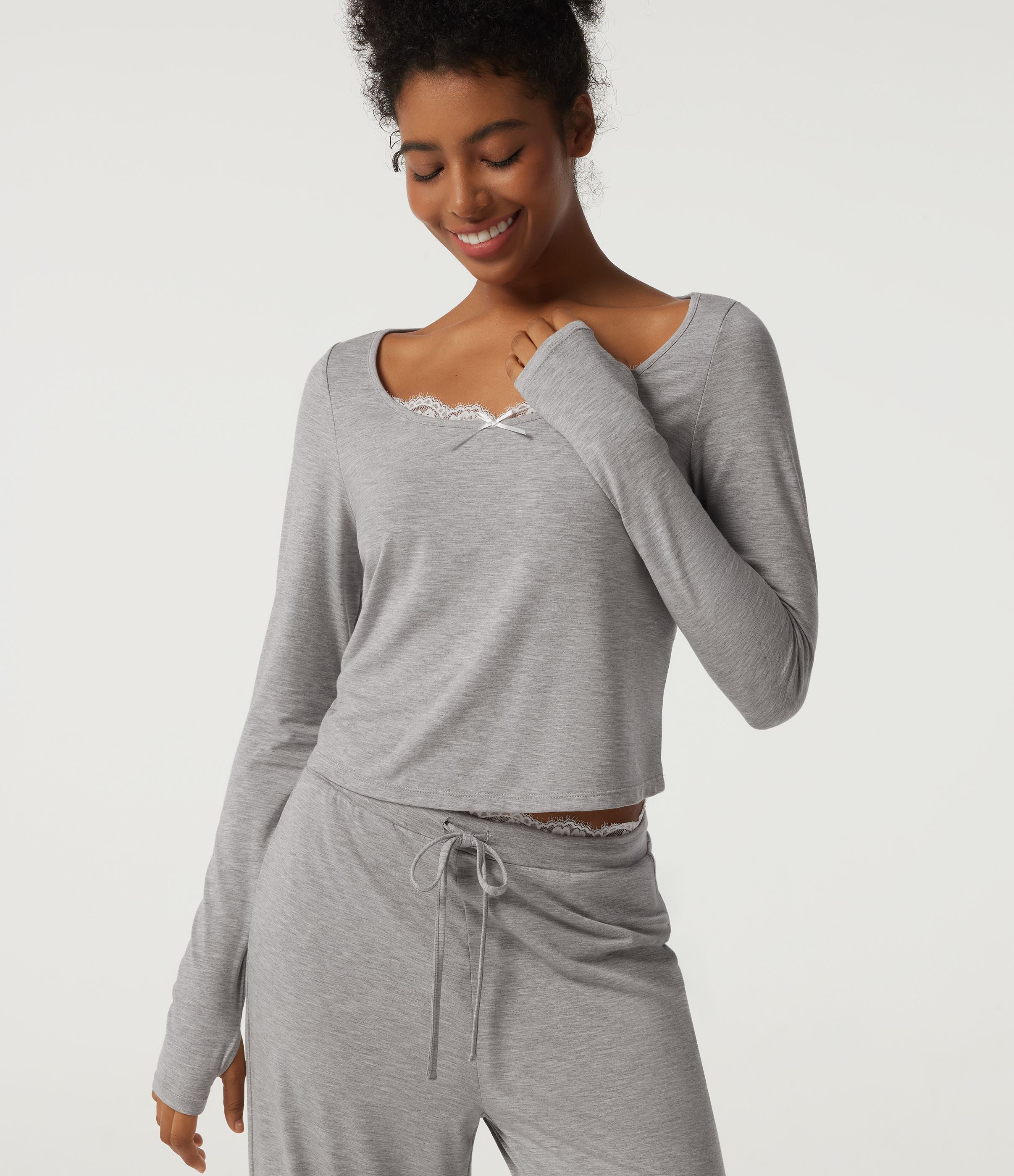Scoop Neck Long Sleeve Contrast Lace Casual T-Shirt