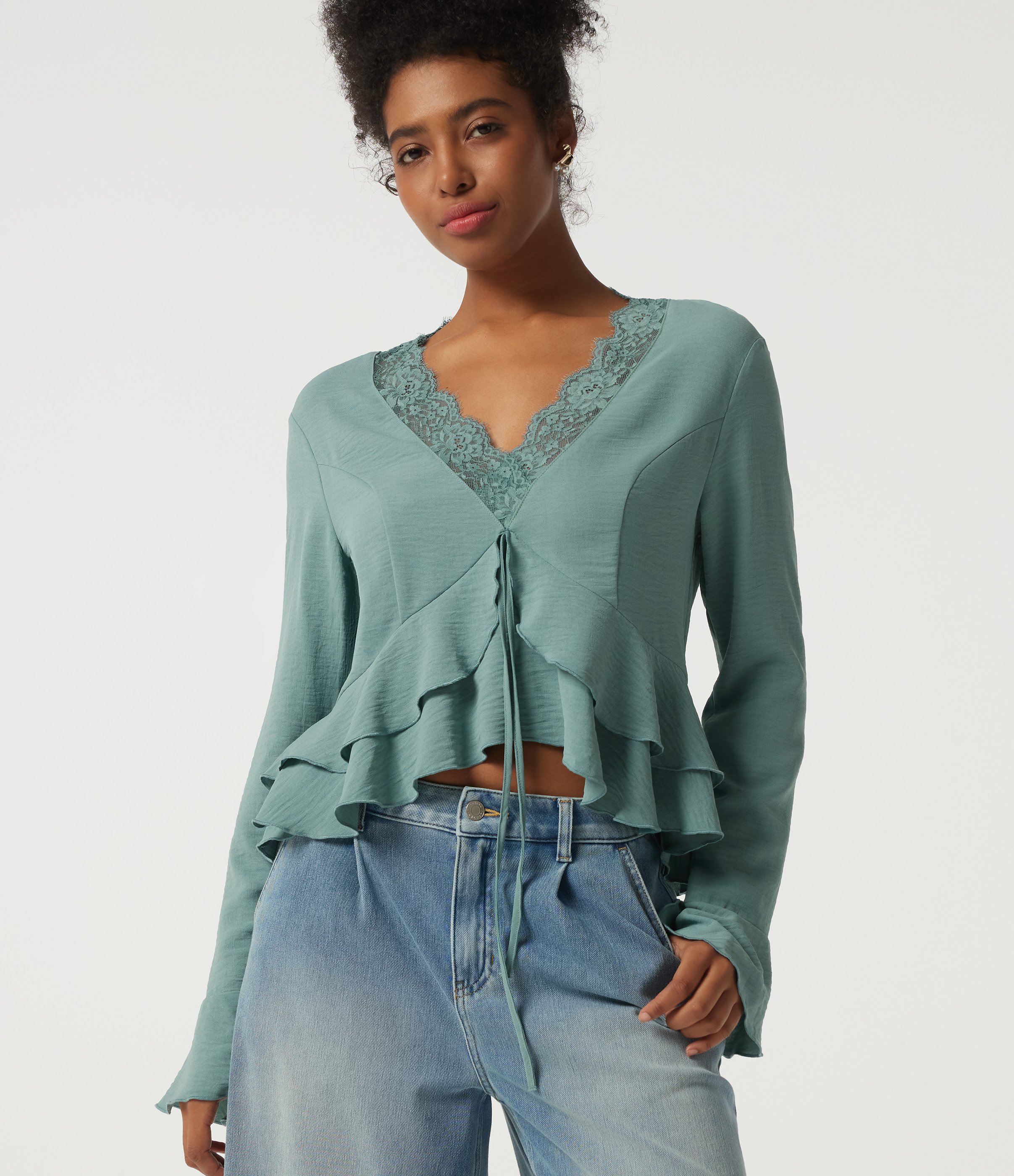 V Neck Contrast Lace Long Sleeve Ruffle Resort Top