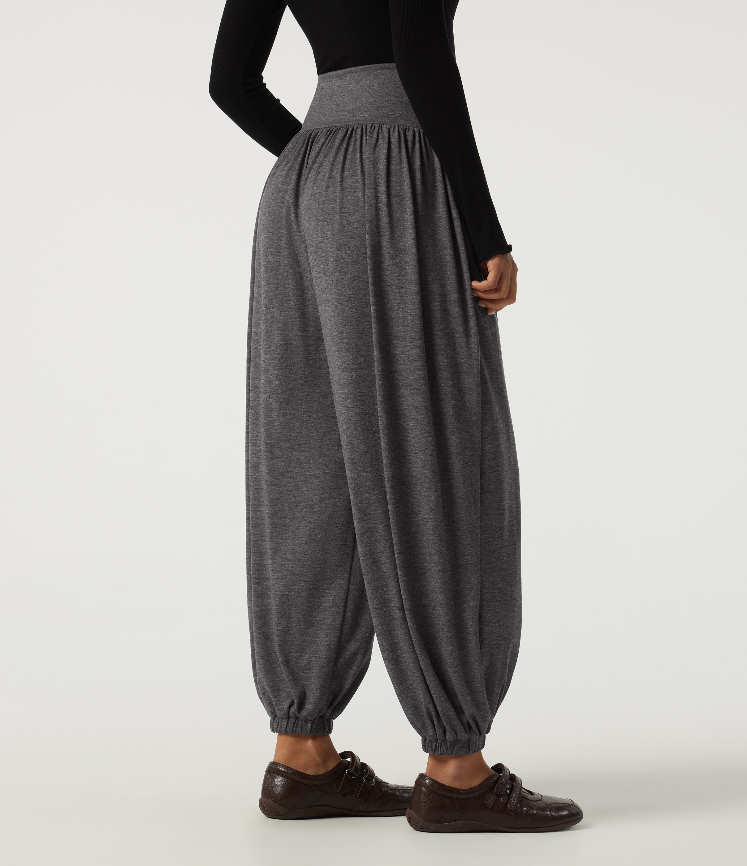 Darl Gray Floral Yarn High Waisted Tummy Control Casual Sweatpants with Pockets / 2