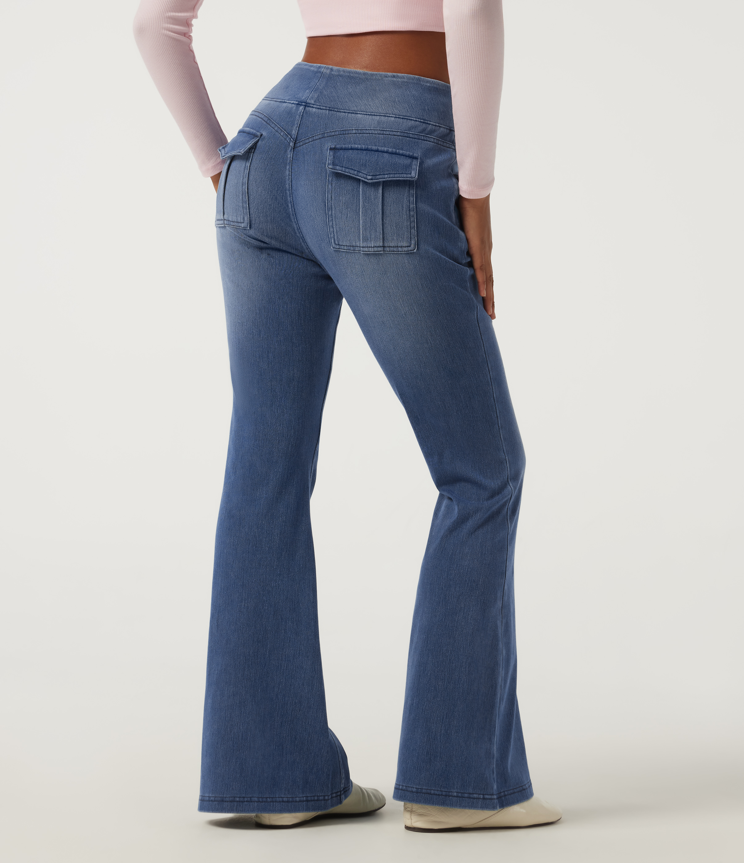  Blue Jasper Denim Halara Flex™ Jeans mit mittlerer Bundhöhe, Kordelzug und ausgestelltem Bein – lässige Jeans mit Taschen. / 2