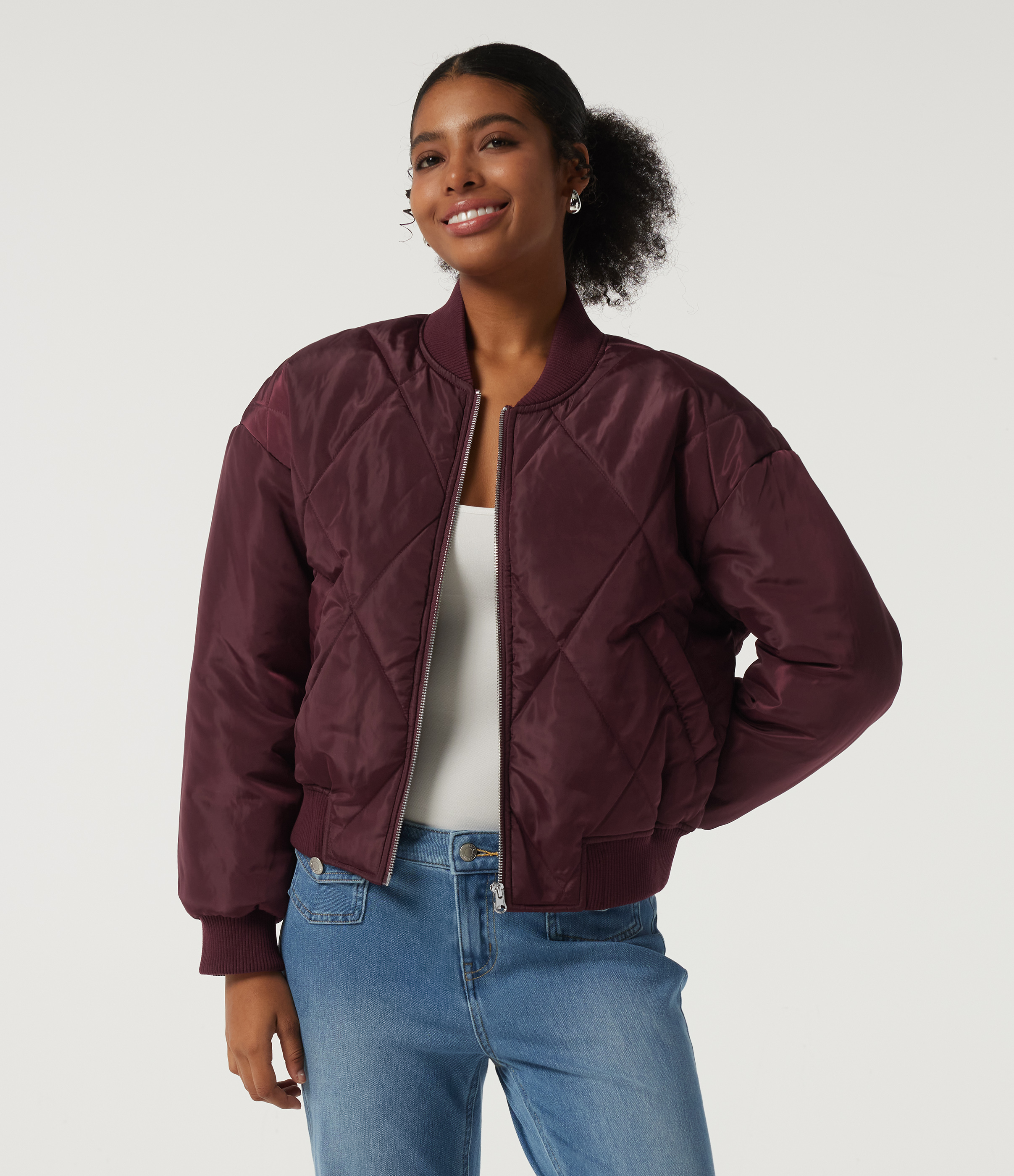 Bomberjacke mit Rundhalsausschnitt, langen Ärmeln und Taschen
