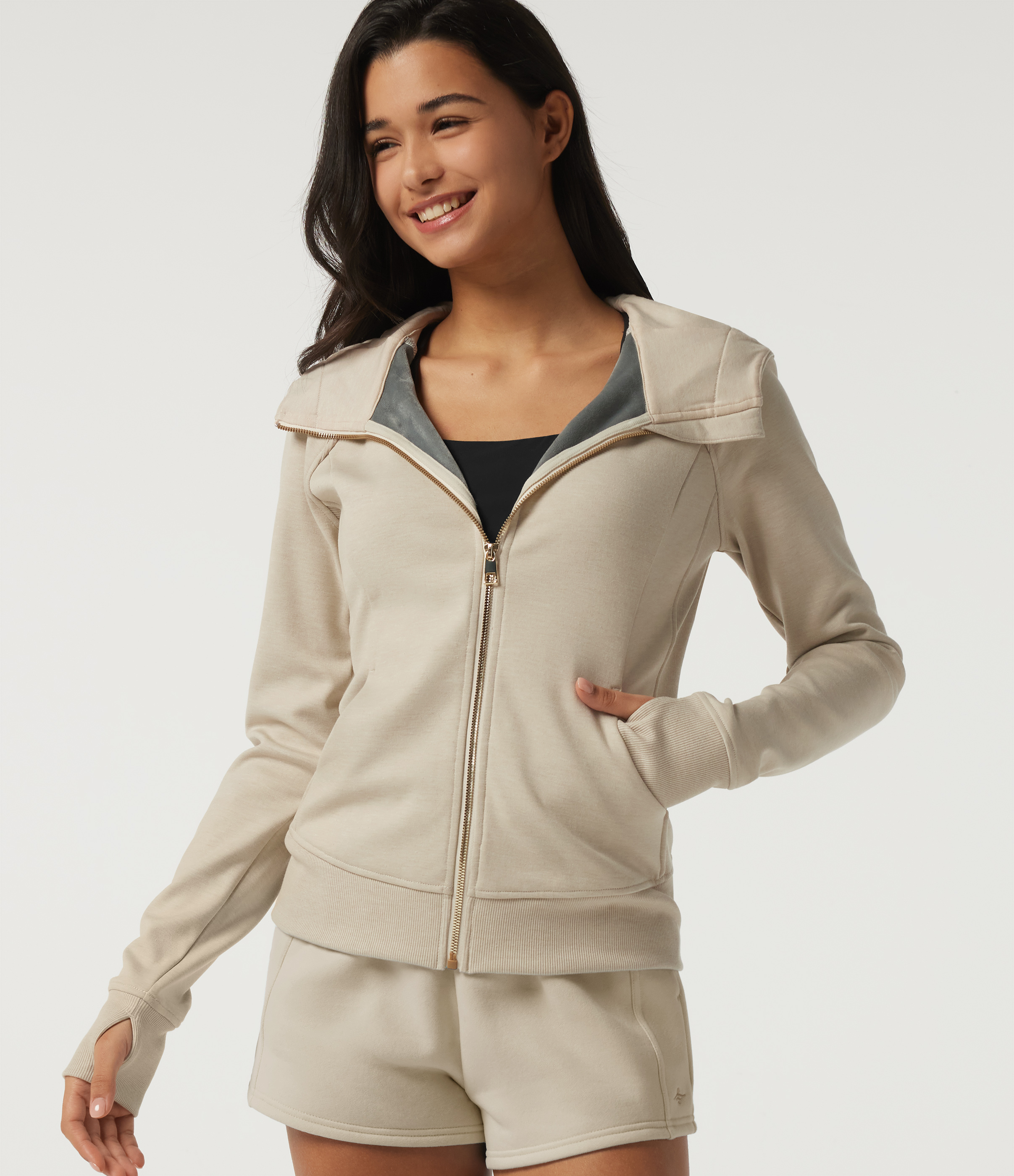 Hooded Raglan Long Sleeve Fleece Workout Sweatshirt with Pockets and Thumb Holes