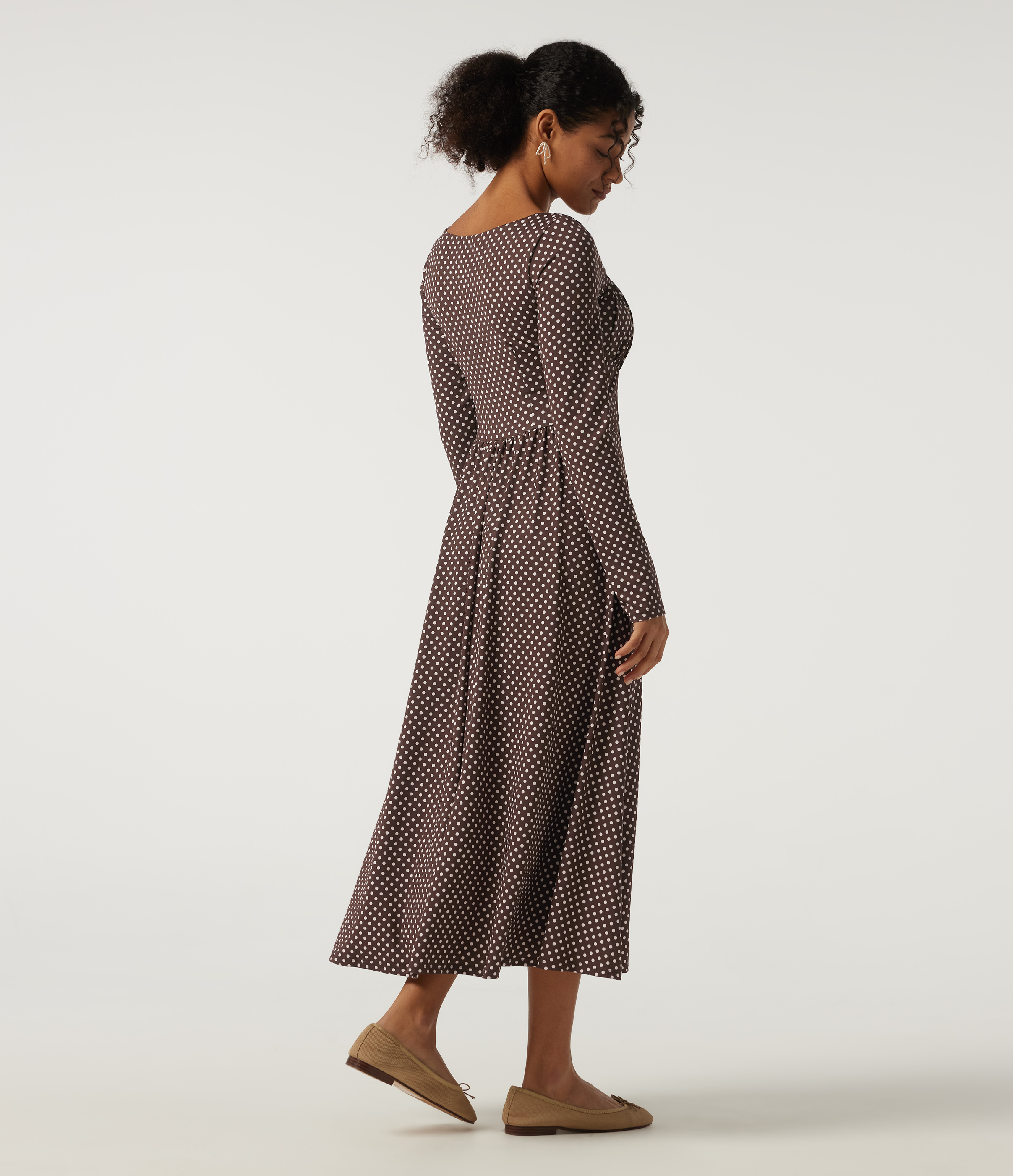 Bistre Dot Robe midi style milkmaid à pois, col carré, manches longues avec brassière intégrée / 2