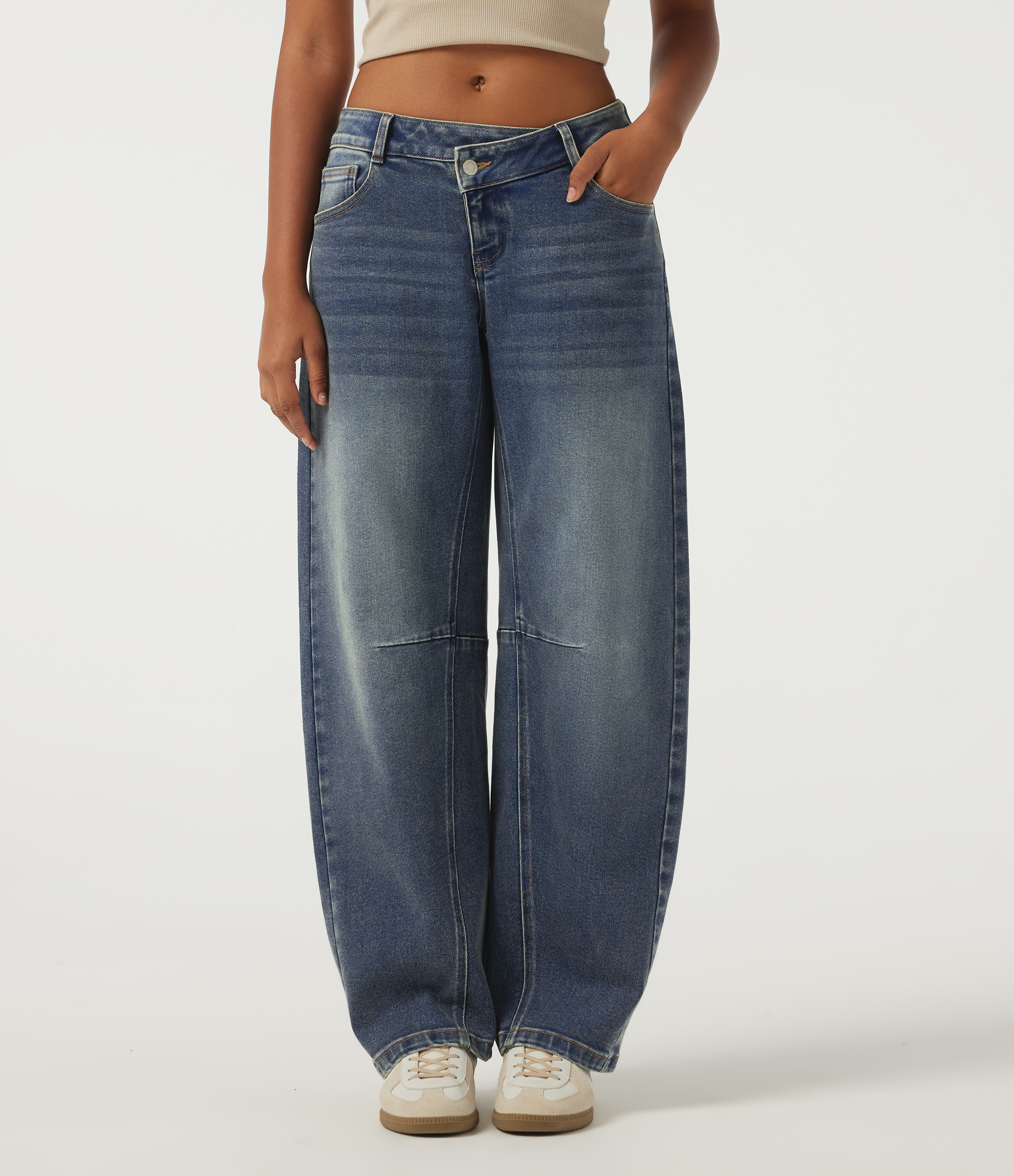 Low Rise Asymmetric Barrel Leg Casual Jeans with Pockets