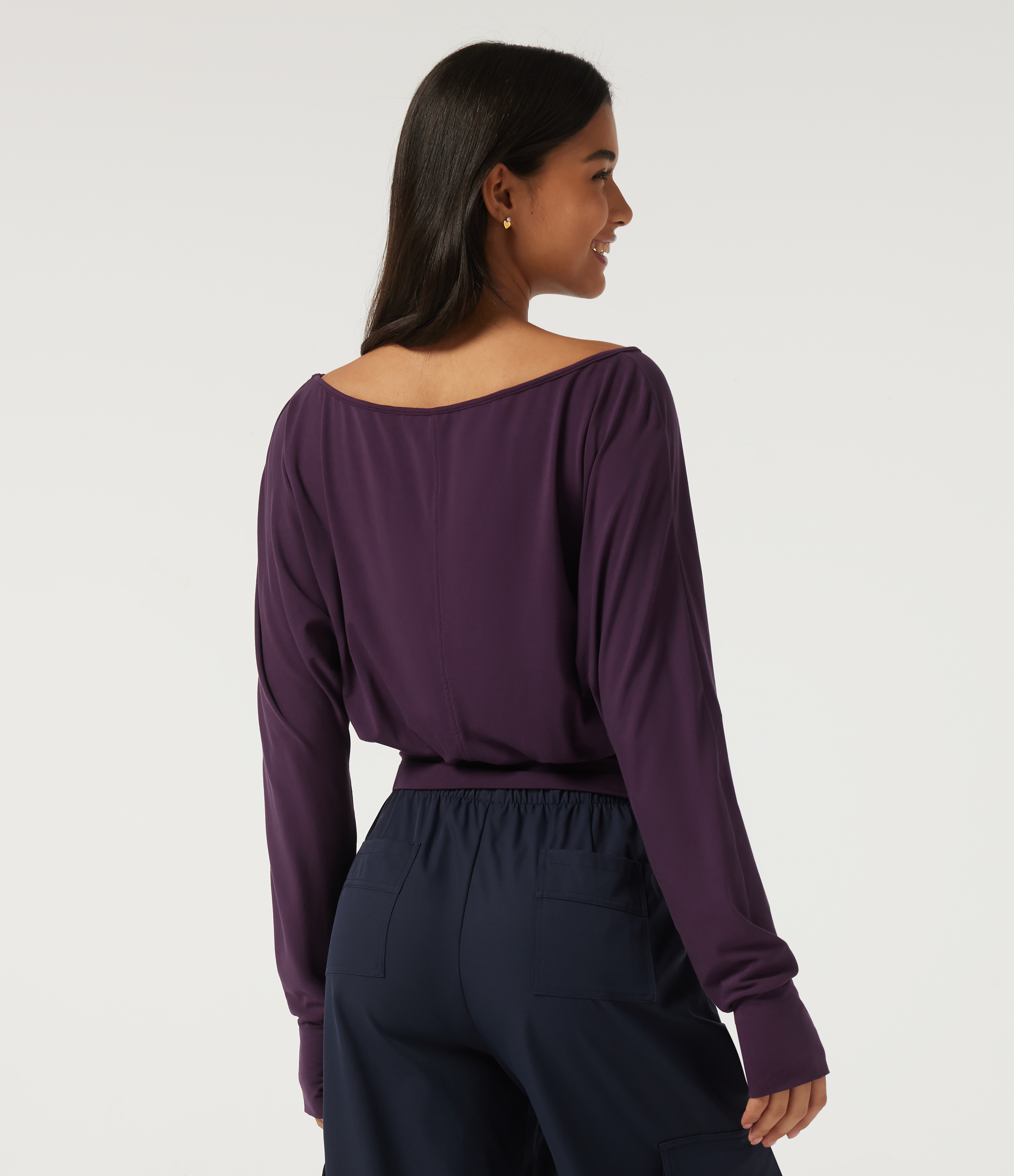 Potent Purple Top casual con escote en V, mangas murciélago largas y aberturas para los pulgares / 2