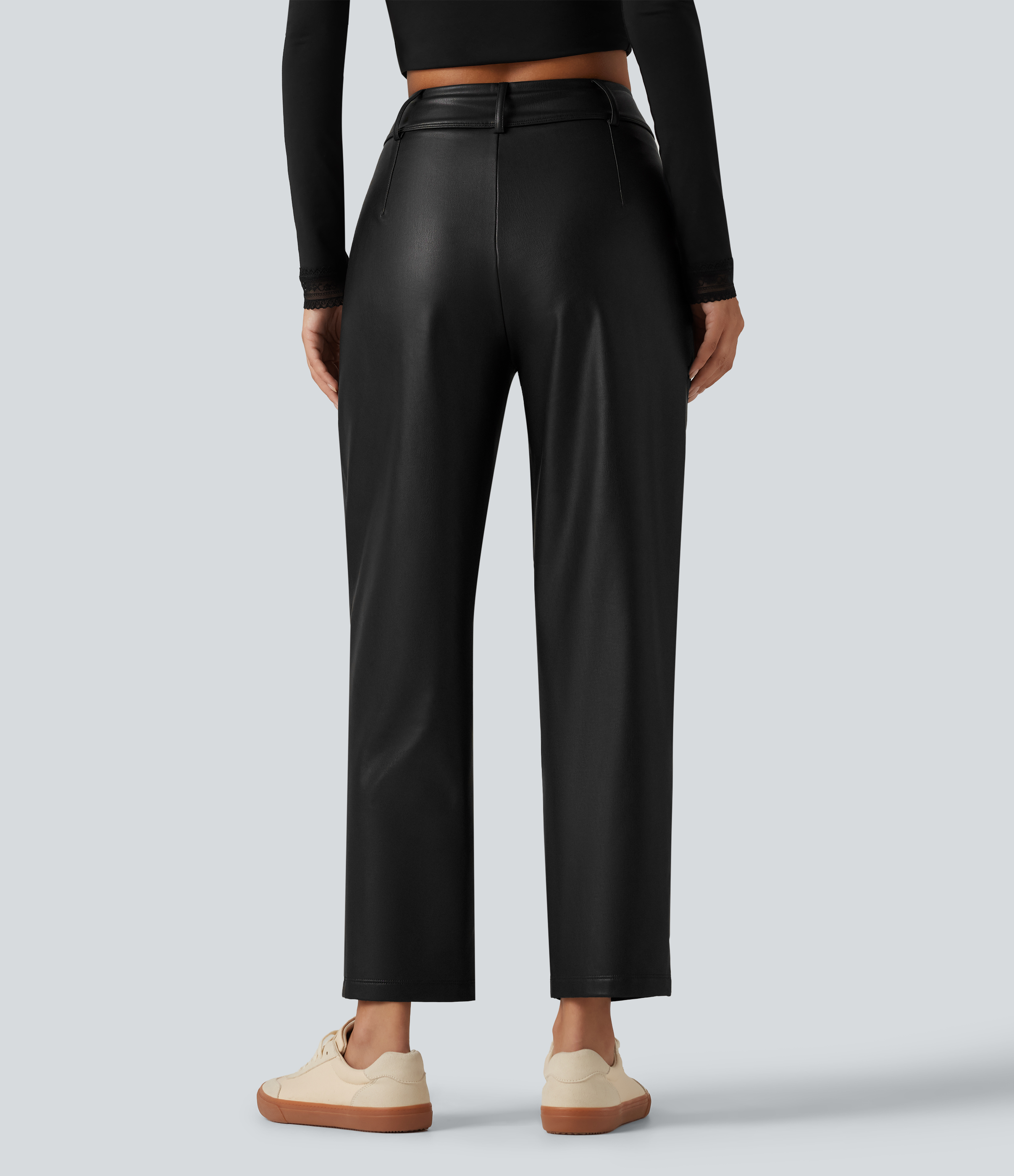 Schwarz Schmal zulaufende Hose aus elastischem Kunstleder mit hohem Bund und Gesäßtaschen / 2