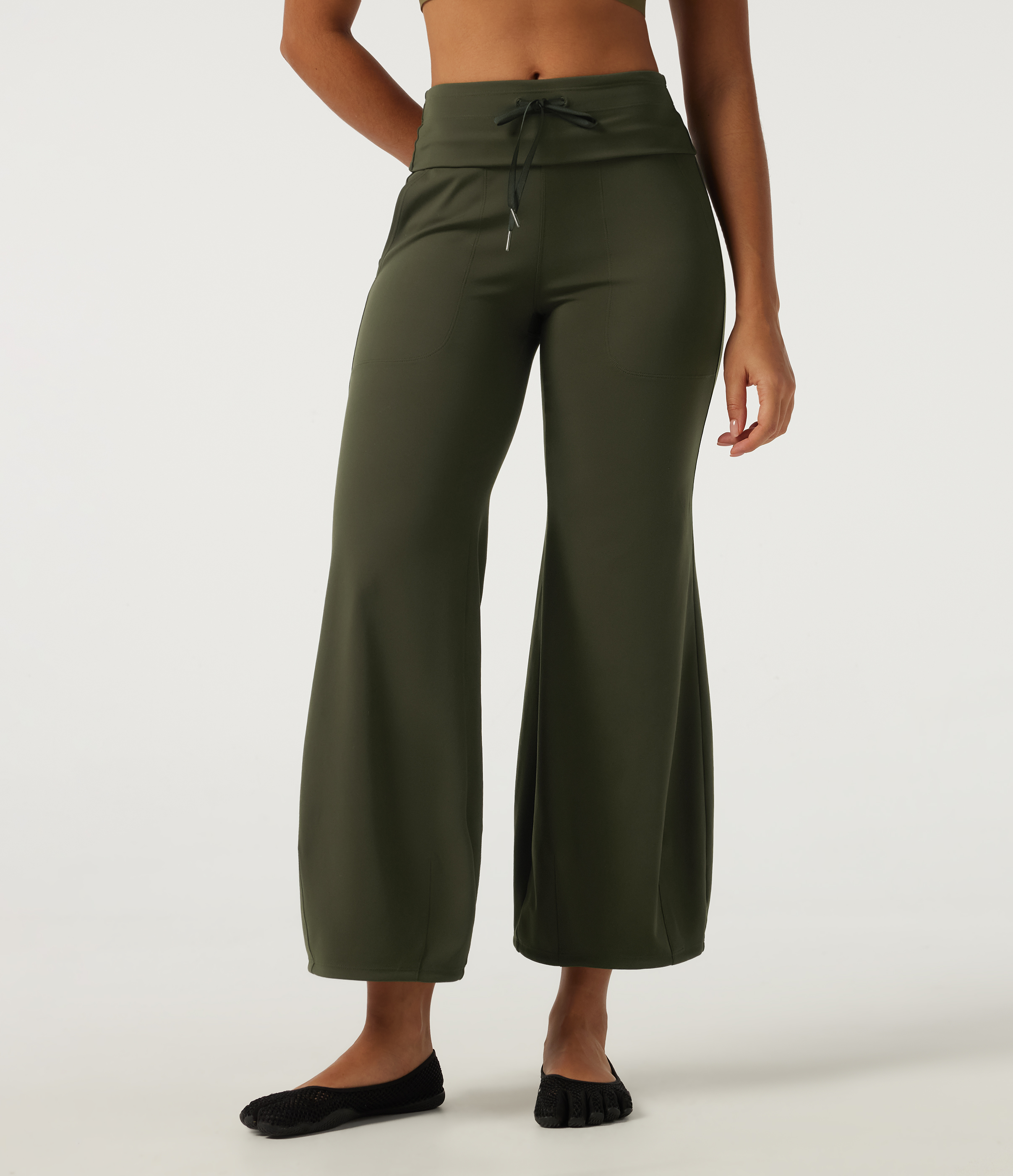 DayStretch Mid Rise Drawstring Workout Pants with Pockets