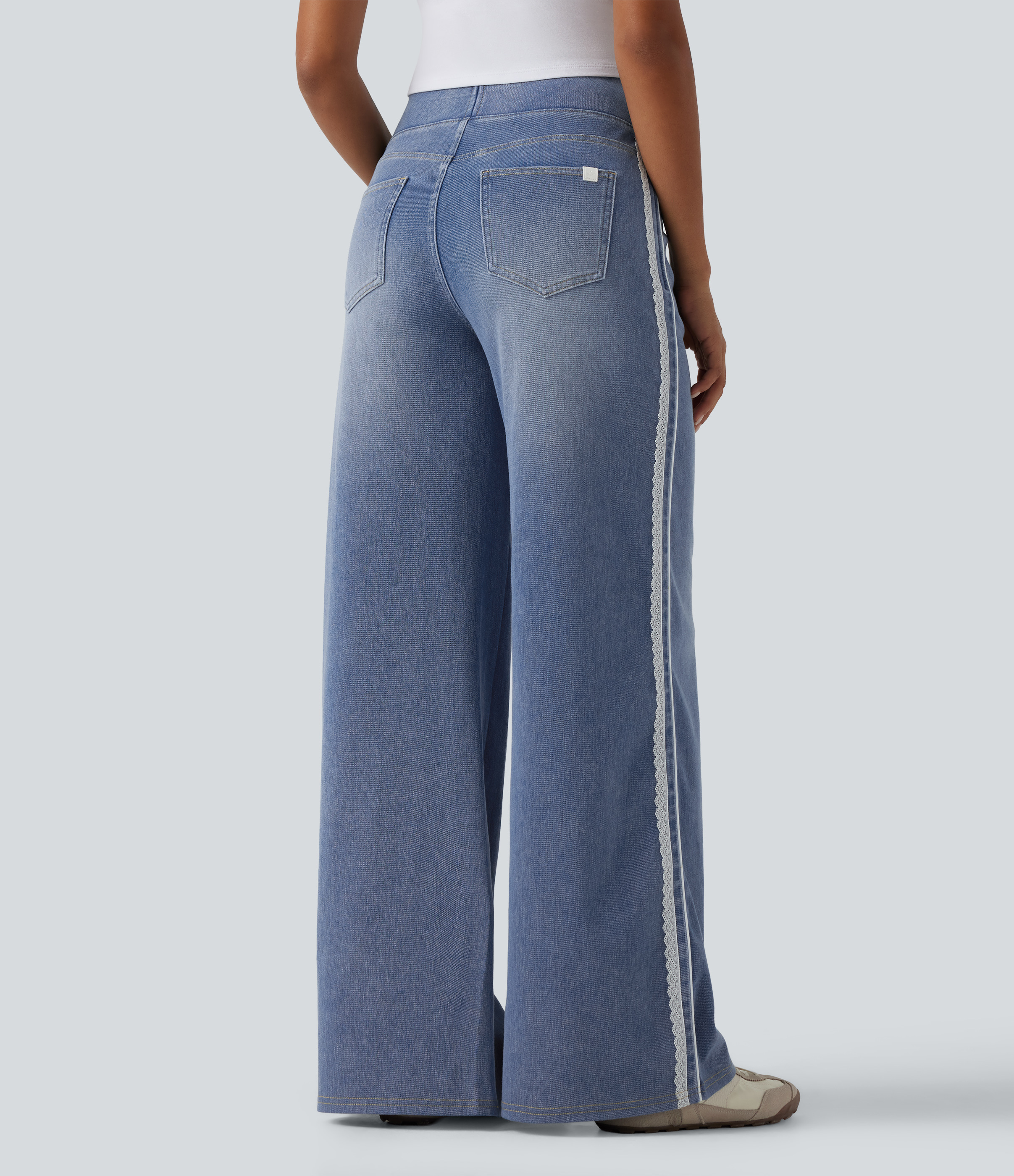 Powder Blue Denim Jean en coton Halara Flex™ taille haute à jambes larges avec dentelle contrastante et poches / 2