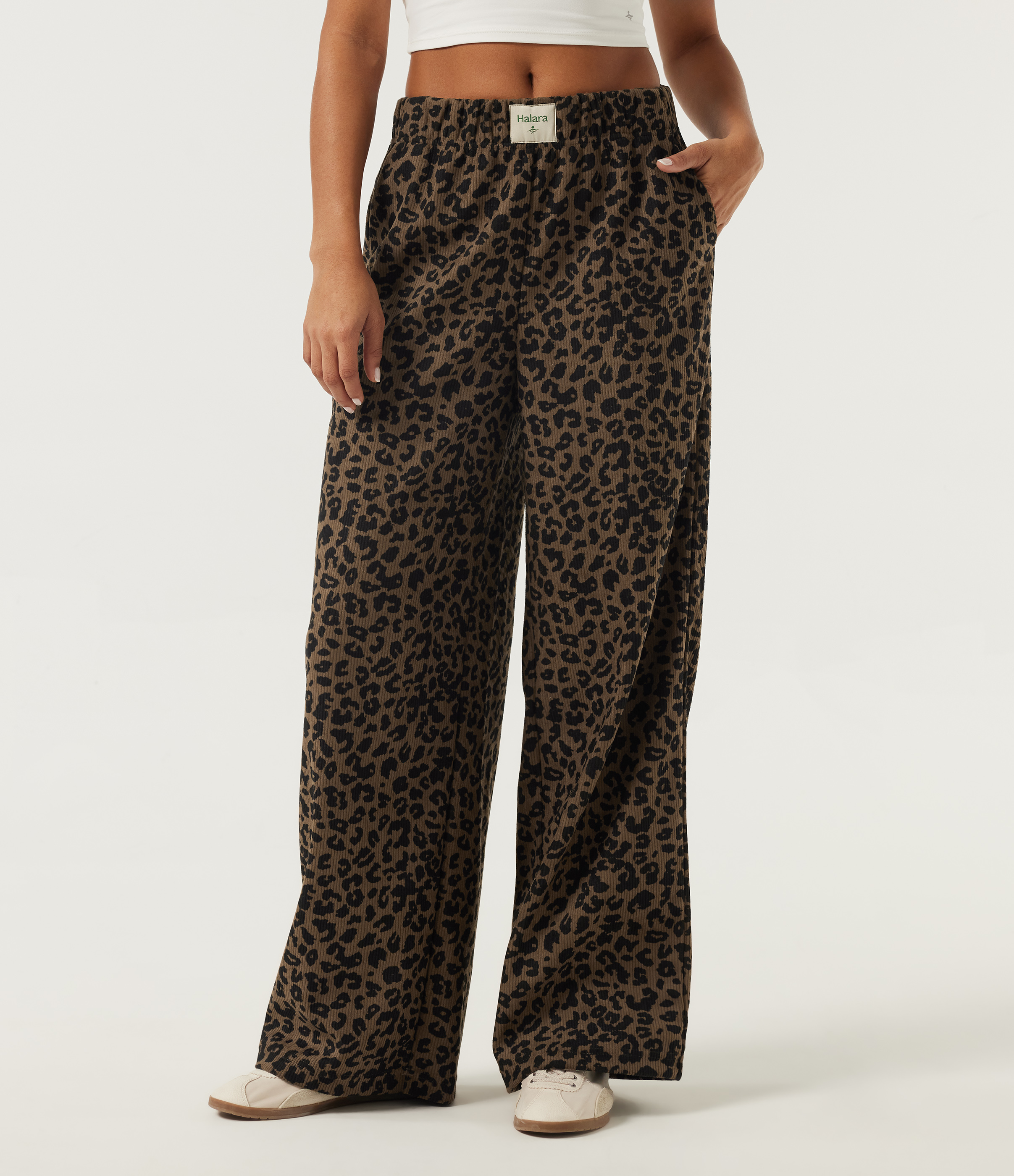 Lässige Baggy-Hose aus Cord mit hohem Bund, Seitentaschen und Leopardenmuster