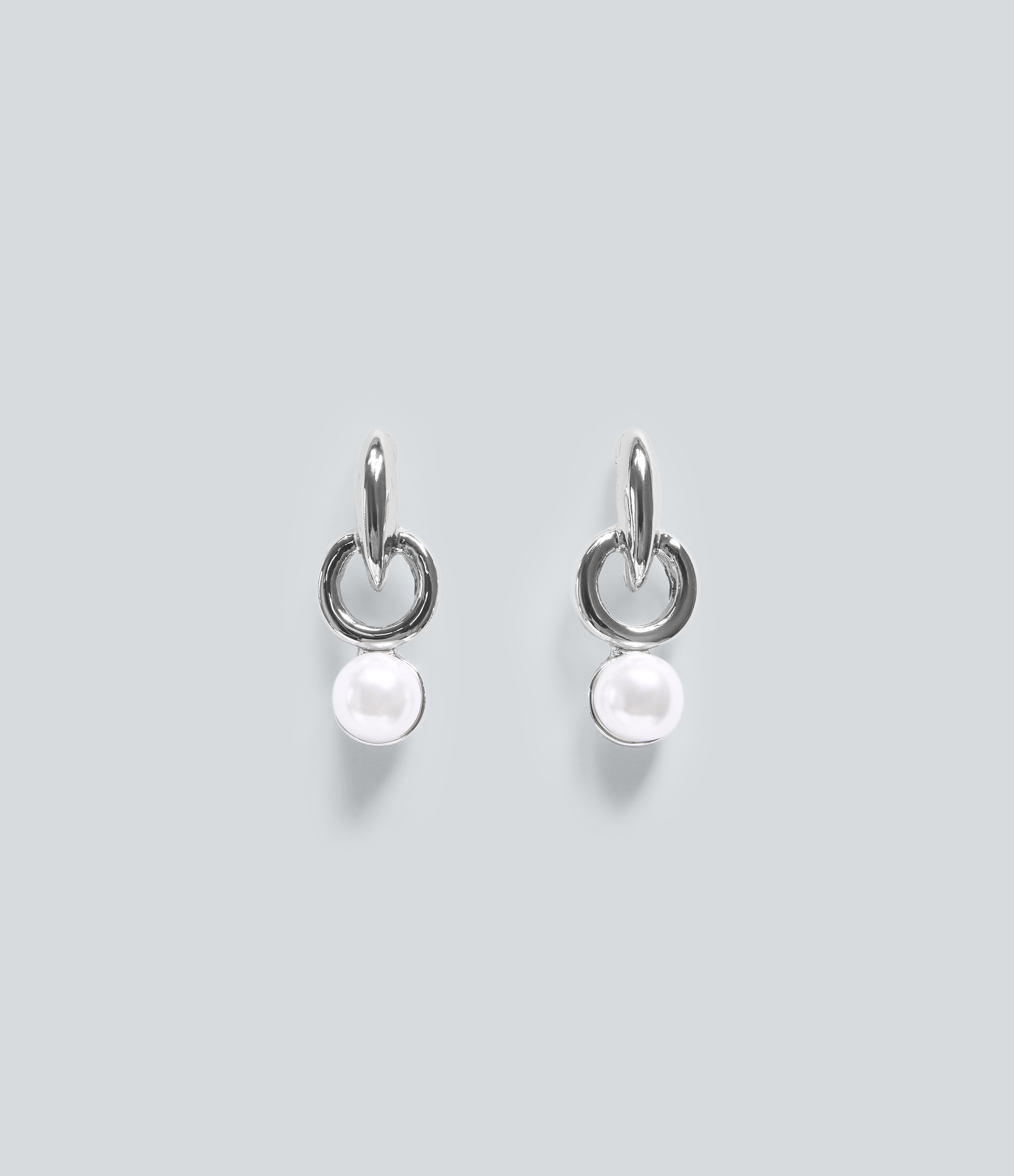 Alloy Round Ring Work Pearl Earrings