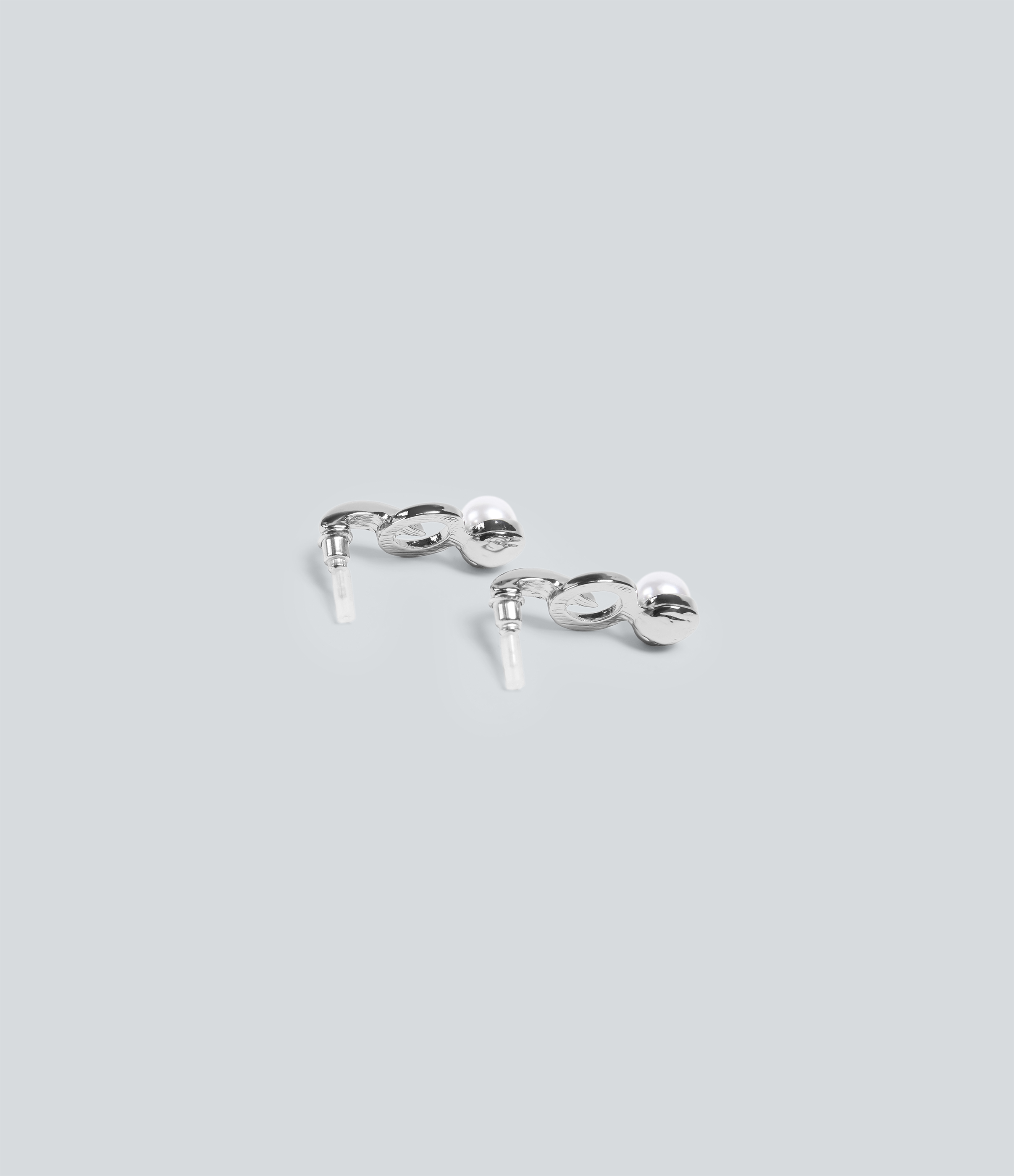 Silver Alloy Round Ring Work Pearl Earrings / 2