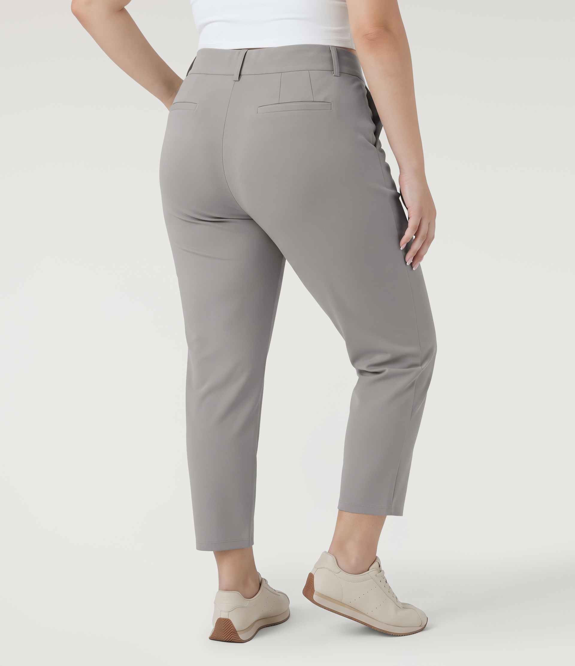 Paloma Pantalones de golf en crepé para tallas grandes, de talle alto, corte entallado, con bolsillos. / 2