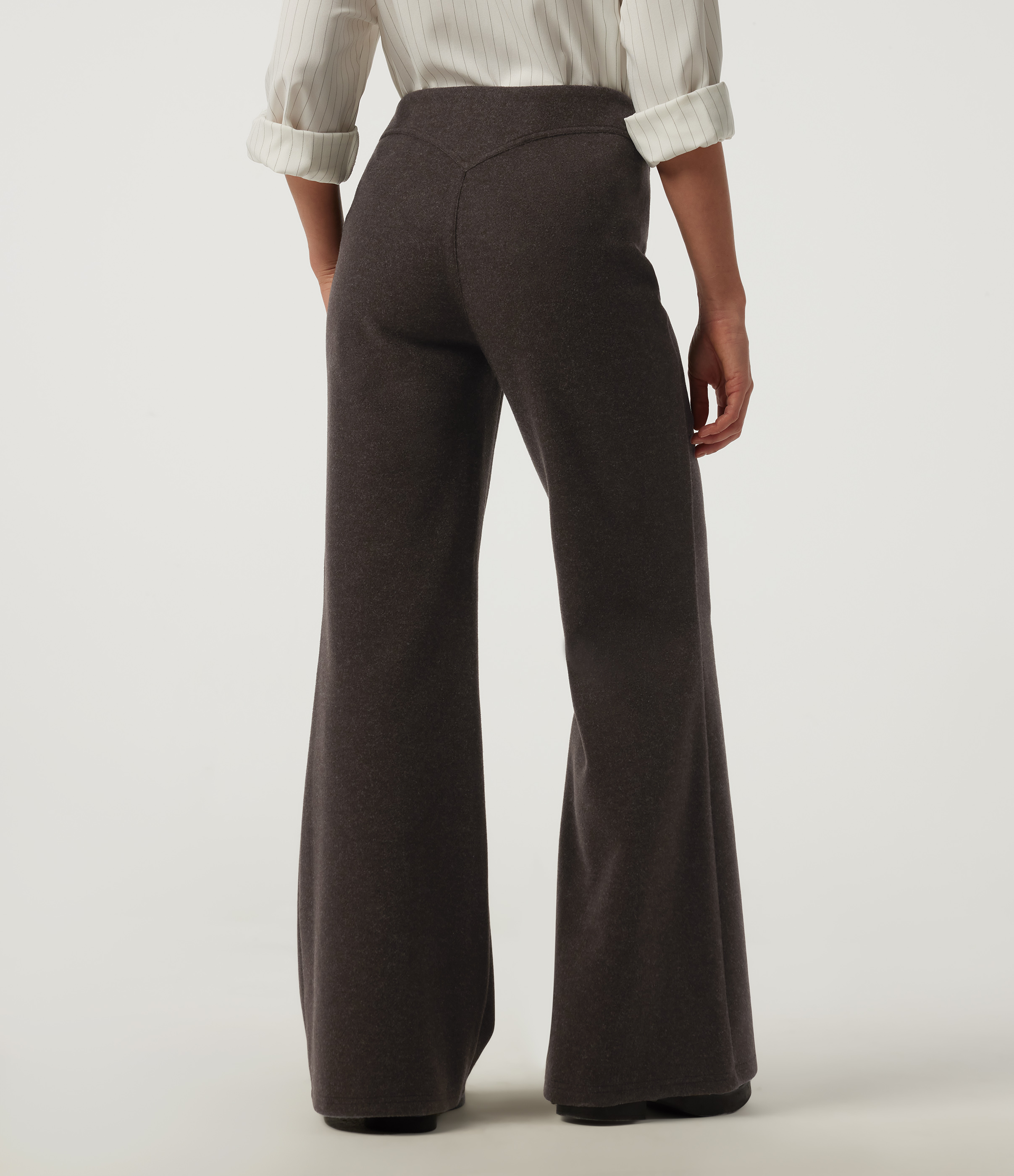 Black Coffee Pantalones de trabajo acampanados de forro polar y talle medio / 2