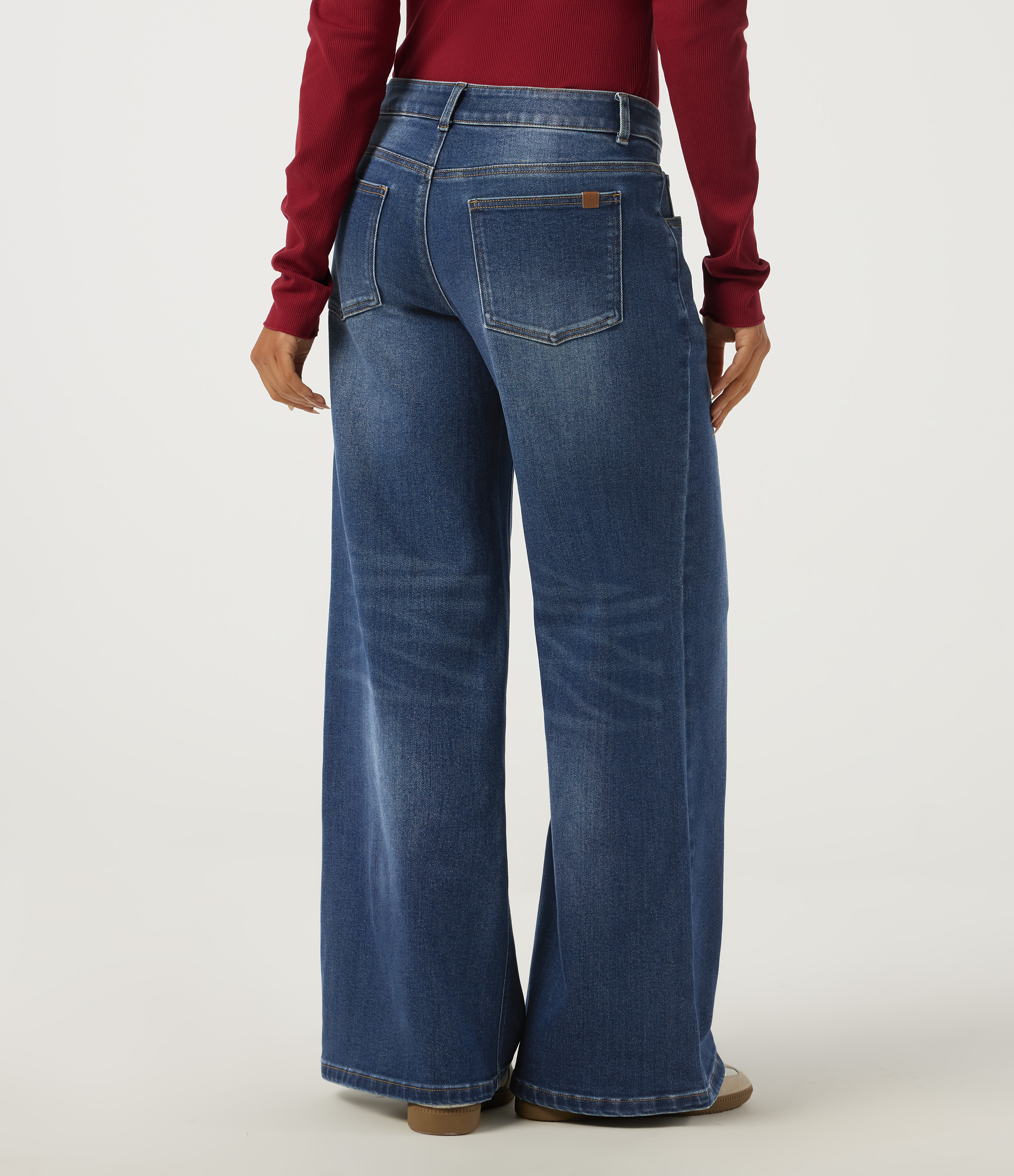 Zenith Blue Low Rise Wide Leg Casual Jeans with Pockets / 2